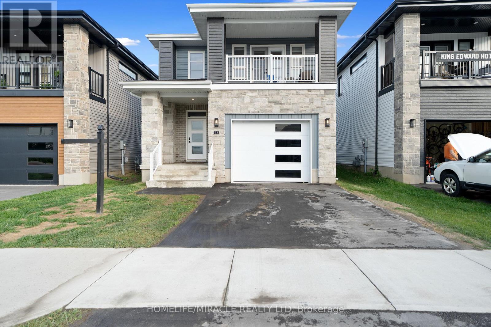 32 WALDEN POND DRIVE, Loyalist, Ontario