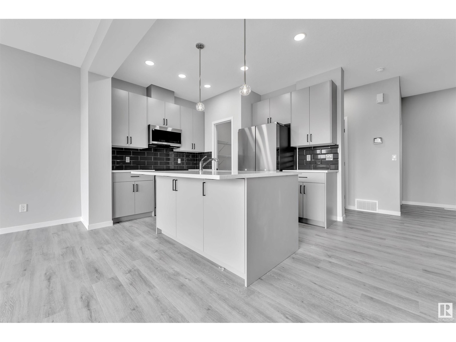 16832 49 St Nw, Edmonton, Alberta  T5Y 4G9 - Photo 7 - E4441794
