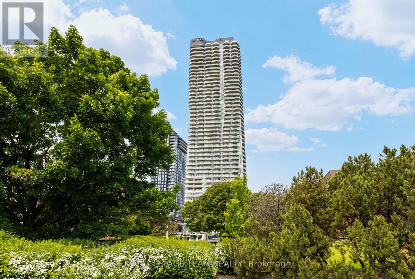809 - 805 Carling Avenue, Ottawa, Ontario  K1S 5W9 - Photo 2 - X12214325
