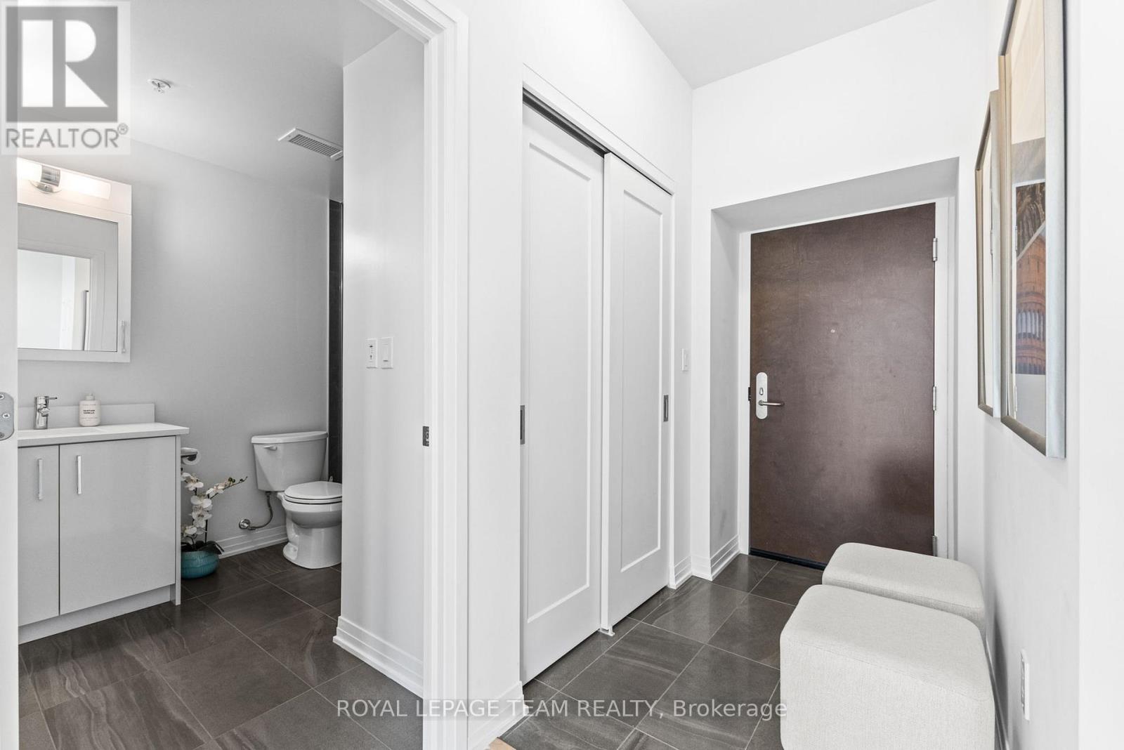 809 - 805 Carling Avenue, Ottawa, Ontario  K1S 5W9 - Photo 5 - X12214325