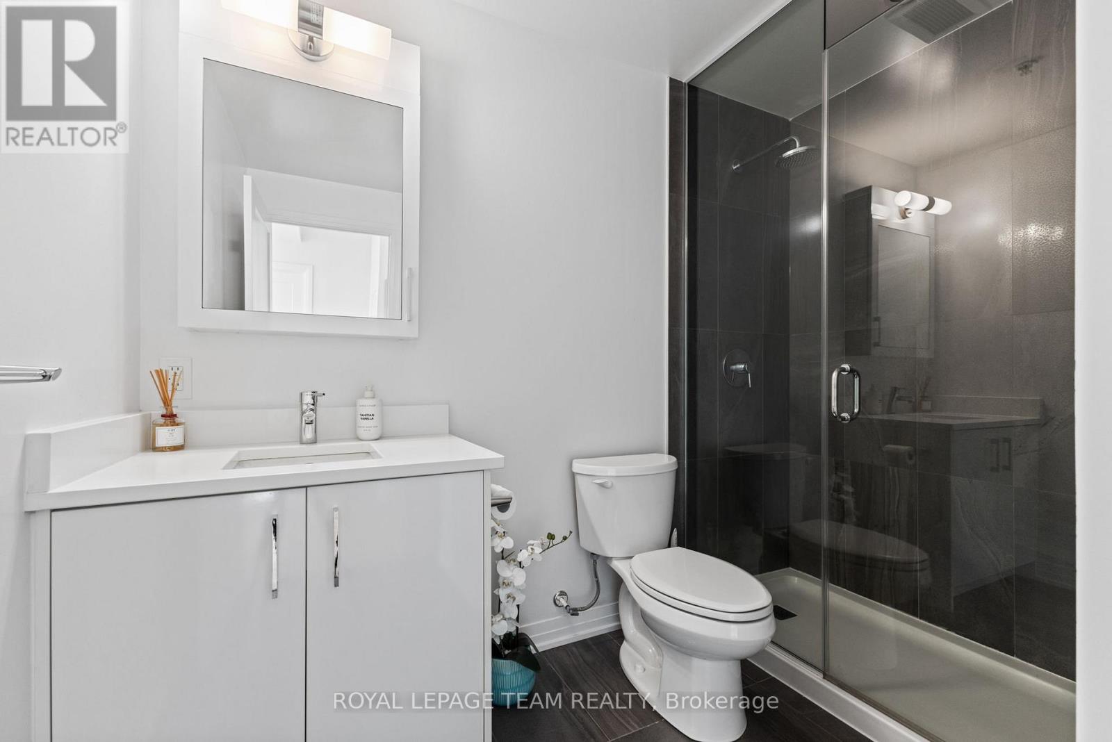 809 - 805 Carling Avenue, Ottawa, Ontario  K1S 5W9 - Photo 6 - X12214325