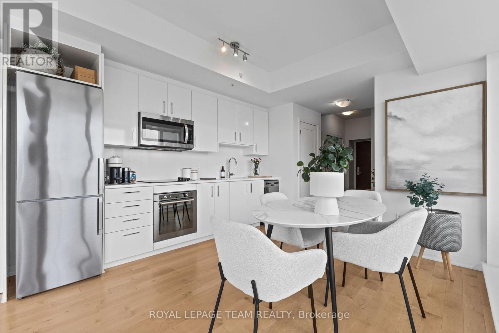 809 - 805 Carling Avenue, Ottawa, Ontario  K1S 5W9 - Photo 9 - X12214325