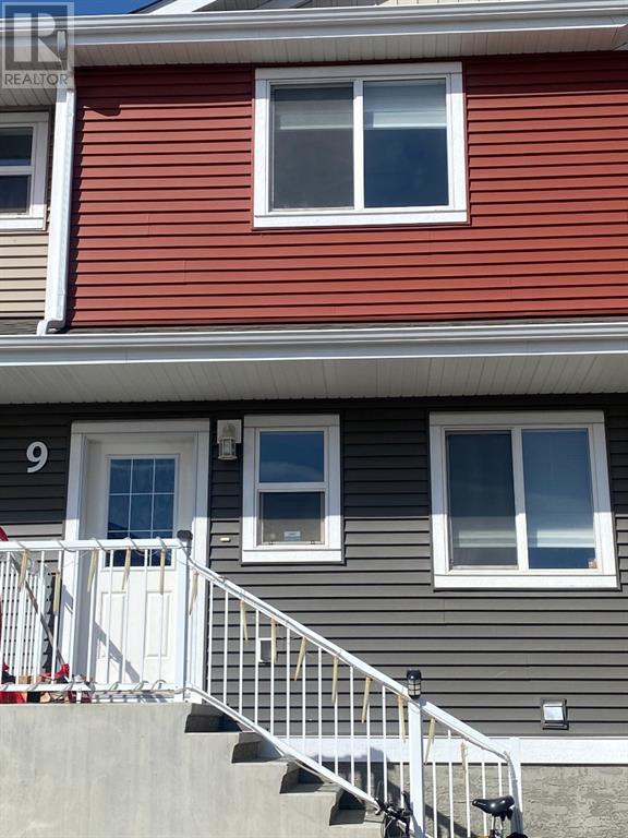 9, 4716 College Avenue, Lacombe, Alberta  T4L 0J5 - Photo 1 - A2230262