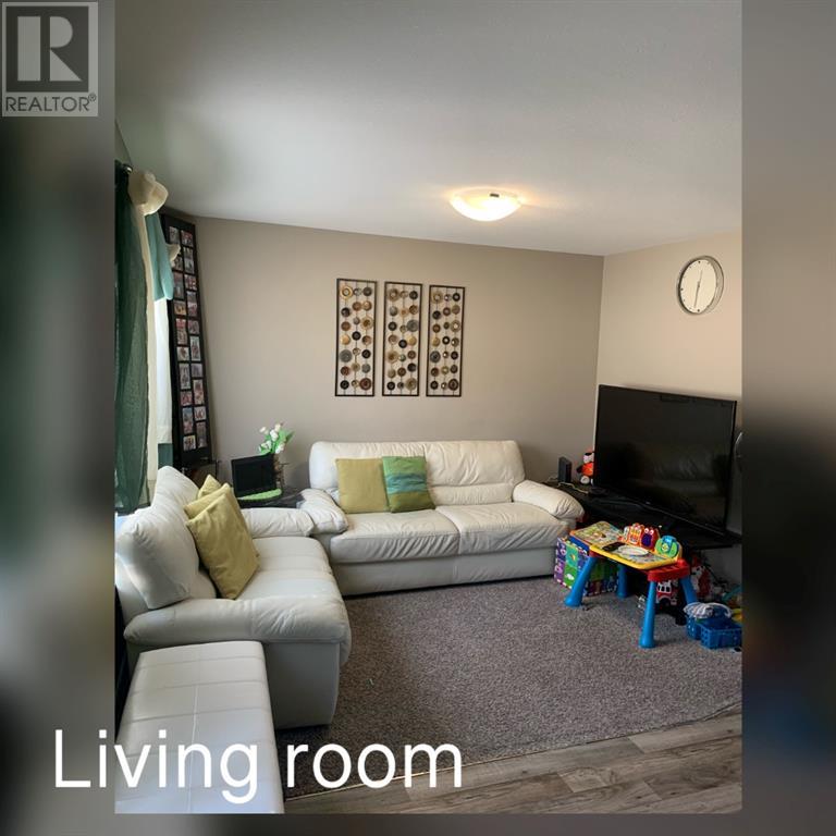 9, 4716 College Avenue, Lacombe, Alberta  T4L 0J5 - Photo 2 - A2230262