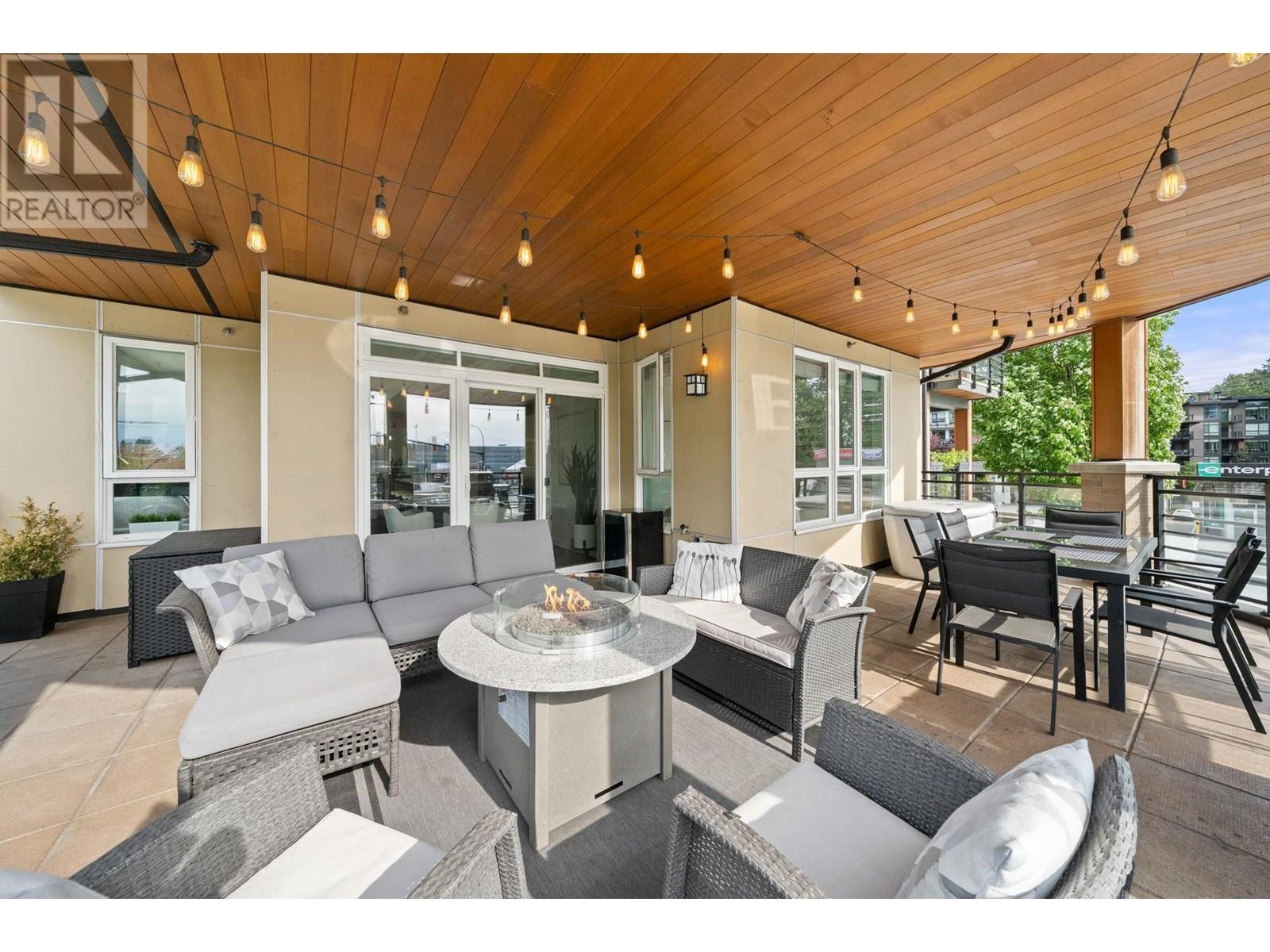 218 733 W 14th Street, North Vancouver, British Columbia  V7M 0C6 - Photo 1 - R3014539