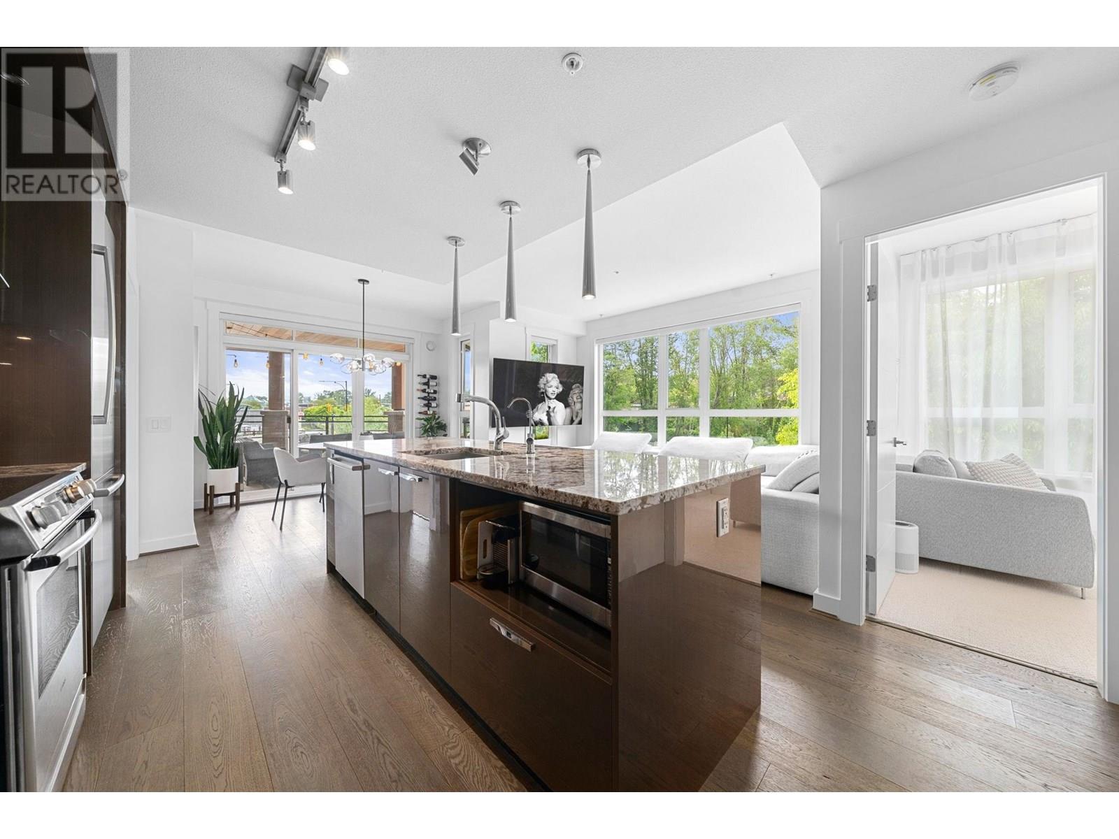 218 733 W 14th Street, North Vancouver, British Columbia  V7M 0C6 - Photo 11 - R3014539