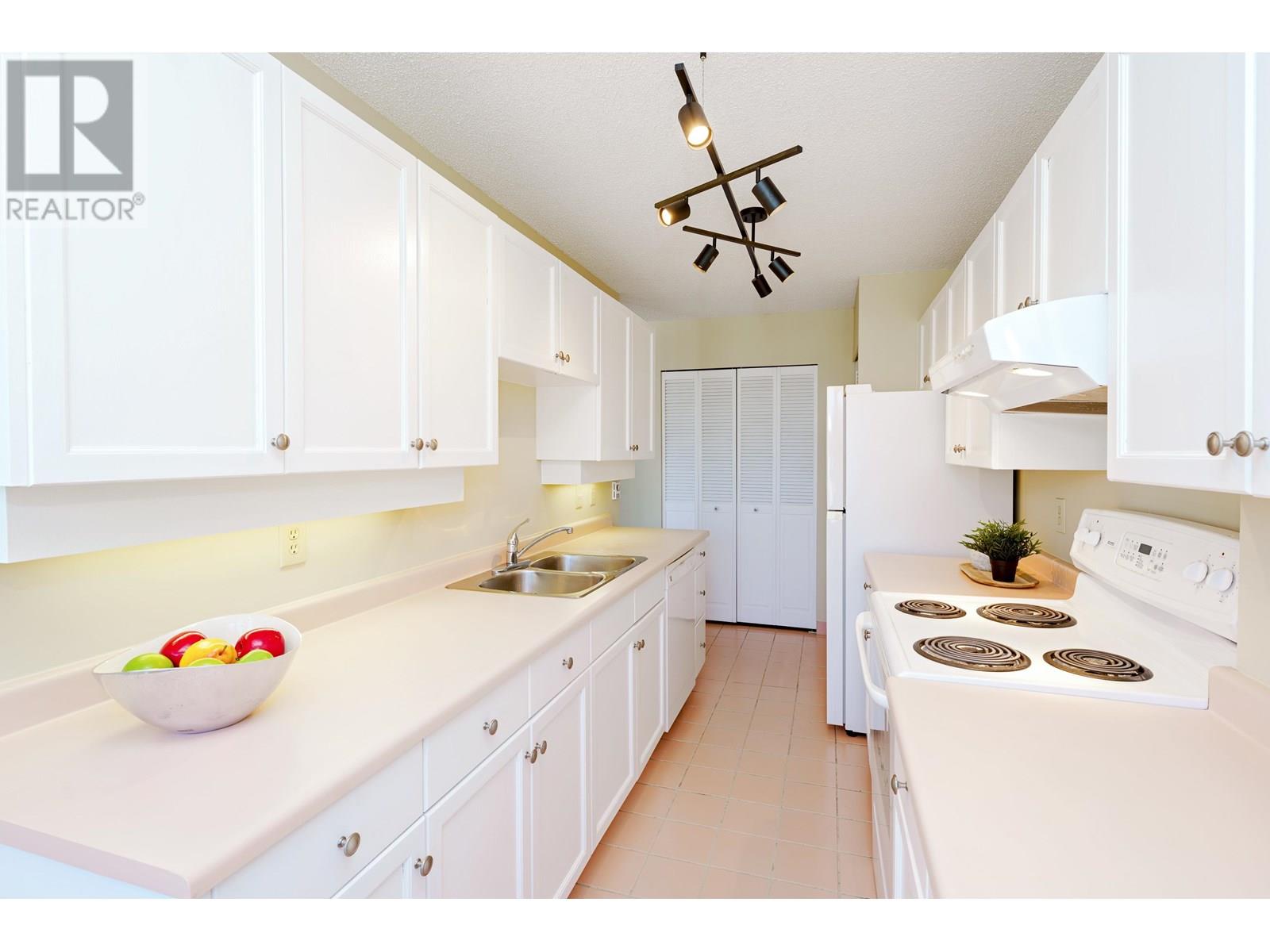 402 1845 Robson Street, Vancouver, British Columbia  V8G 1E4 - Photo 8 - R3014540