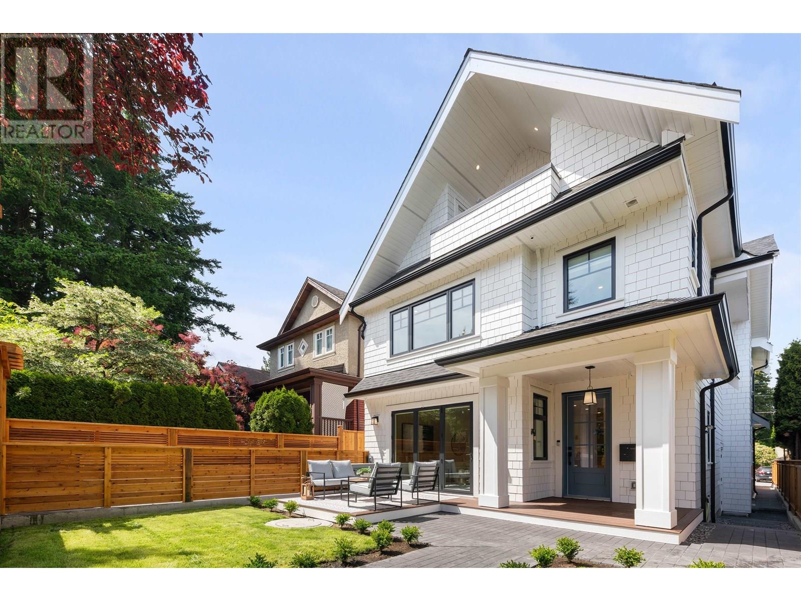 1 947 E 13TH AVENUE, Vancouver, British Columbia