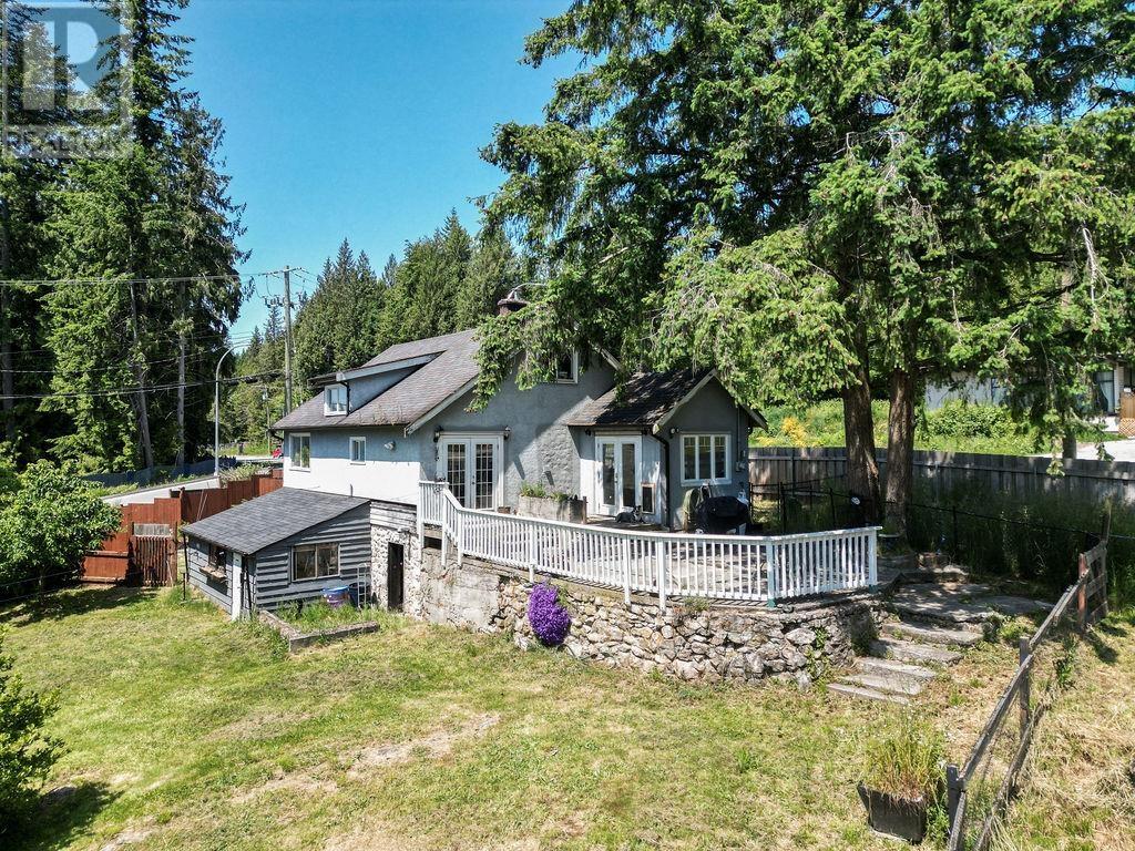 1010 Joe Road, Roberts Creek, British Columbia  V0N 2W6 - Photo 1 - R3014530