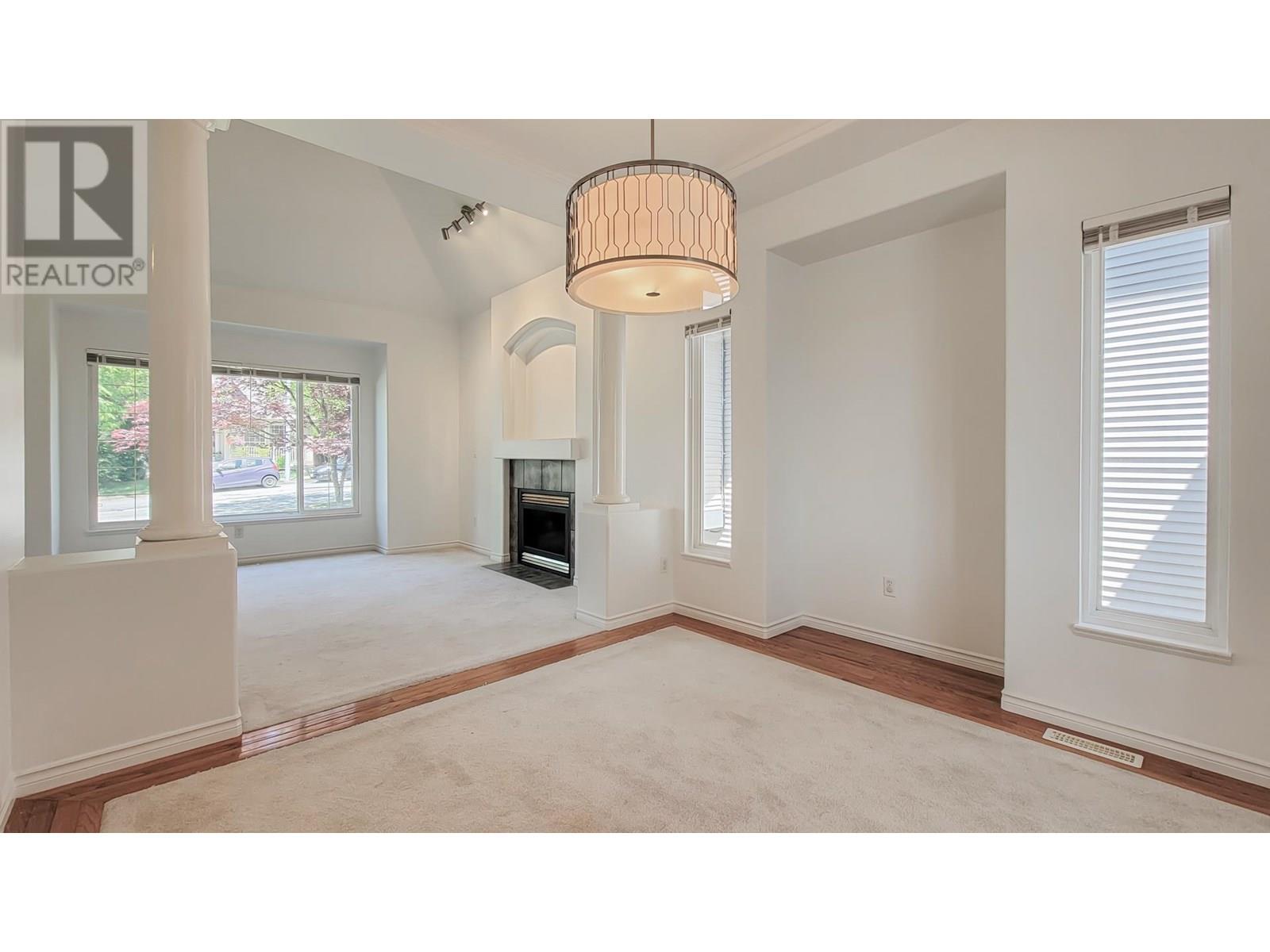 23808 Kanaka Way, Maple Ridge, British Columbia  V2W 1E5 - Photo 6 - R3014538