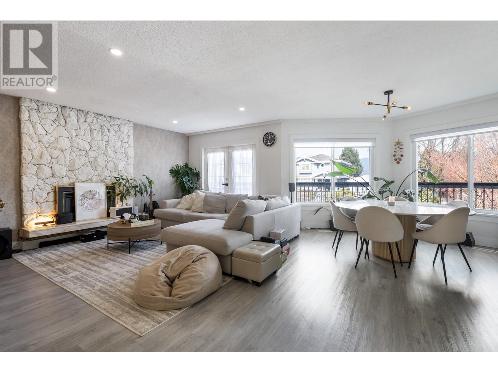 4346 Dundas Street, Burnaby, British Columbia  V5C 1B3 - Photo 3 - R3014542