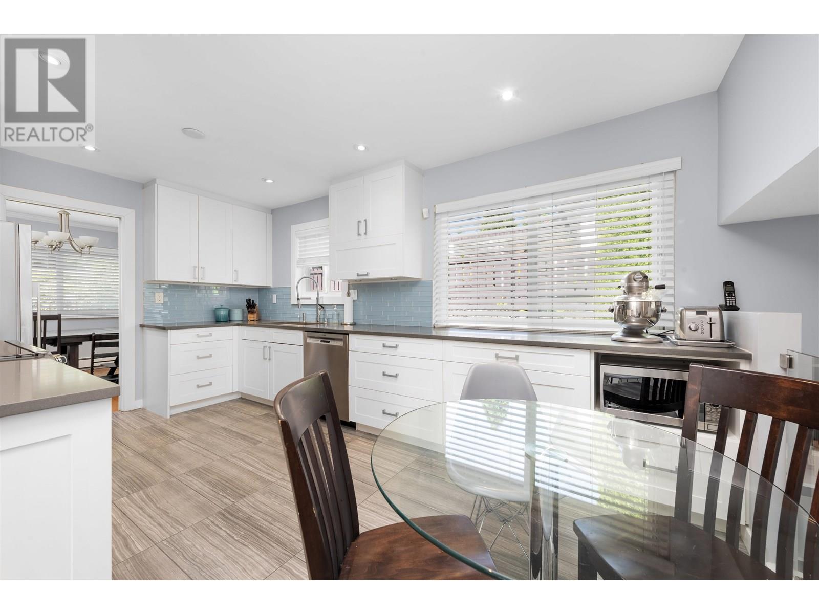 8909 Aspen Place, Burnaby, British Columbia  V3N 4P3 - Photo 10 - R3014546