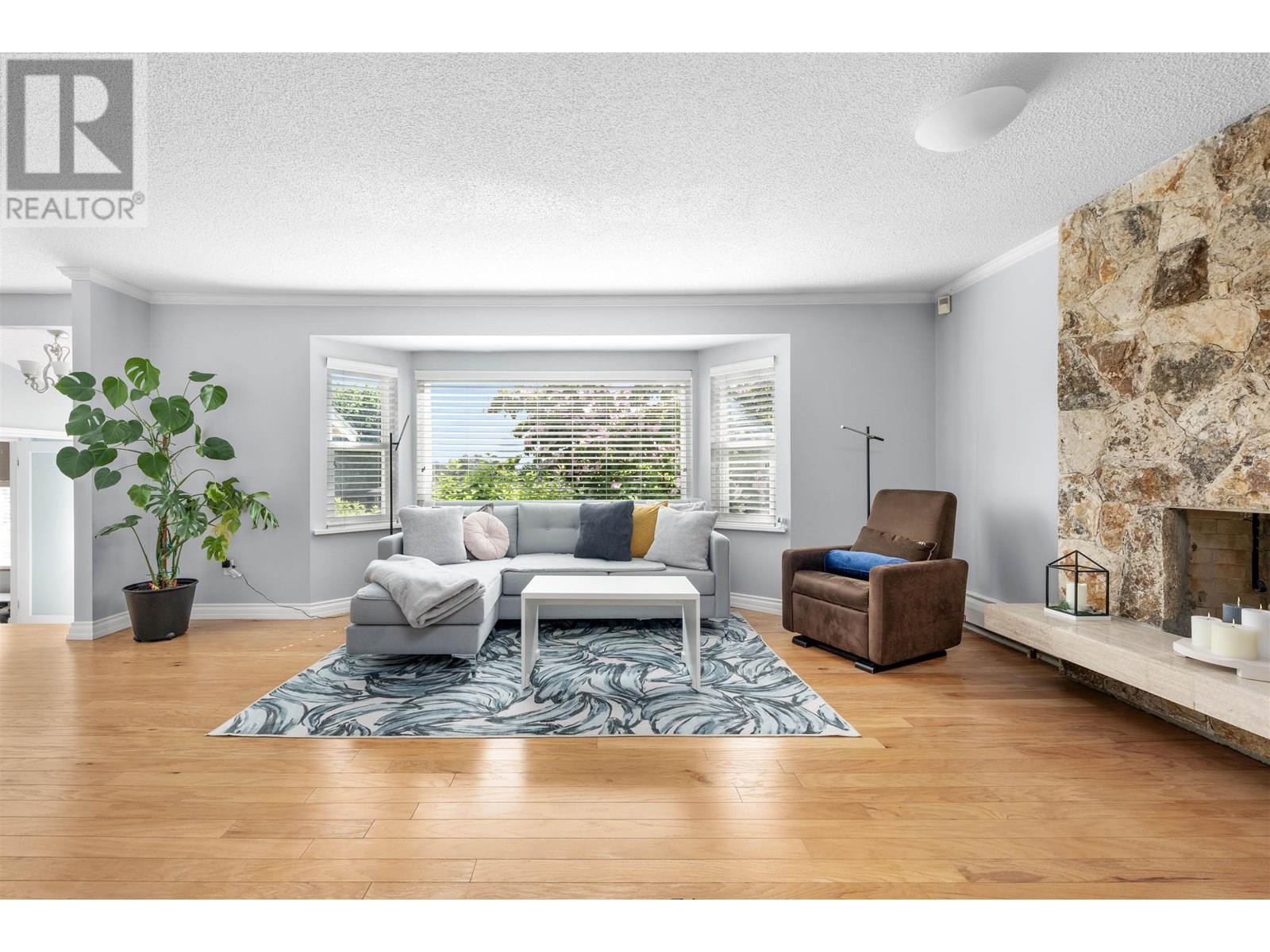 8909 Aspen Place, Burnaby, British Columbia  V3N 4P3 - Photo 3 - R3014546
