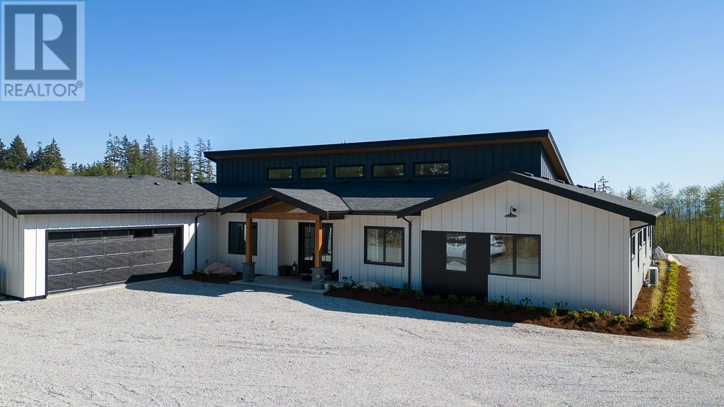6724 Acorn Road, Sechelt, British Columbia  V7Z 0N3 - Photo 1 - R3014551