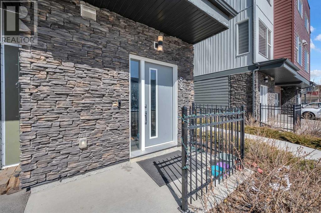 Property at 82 Saddlestone Drive NE image 4