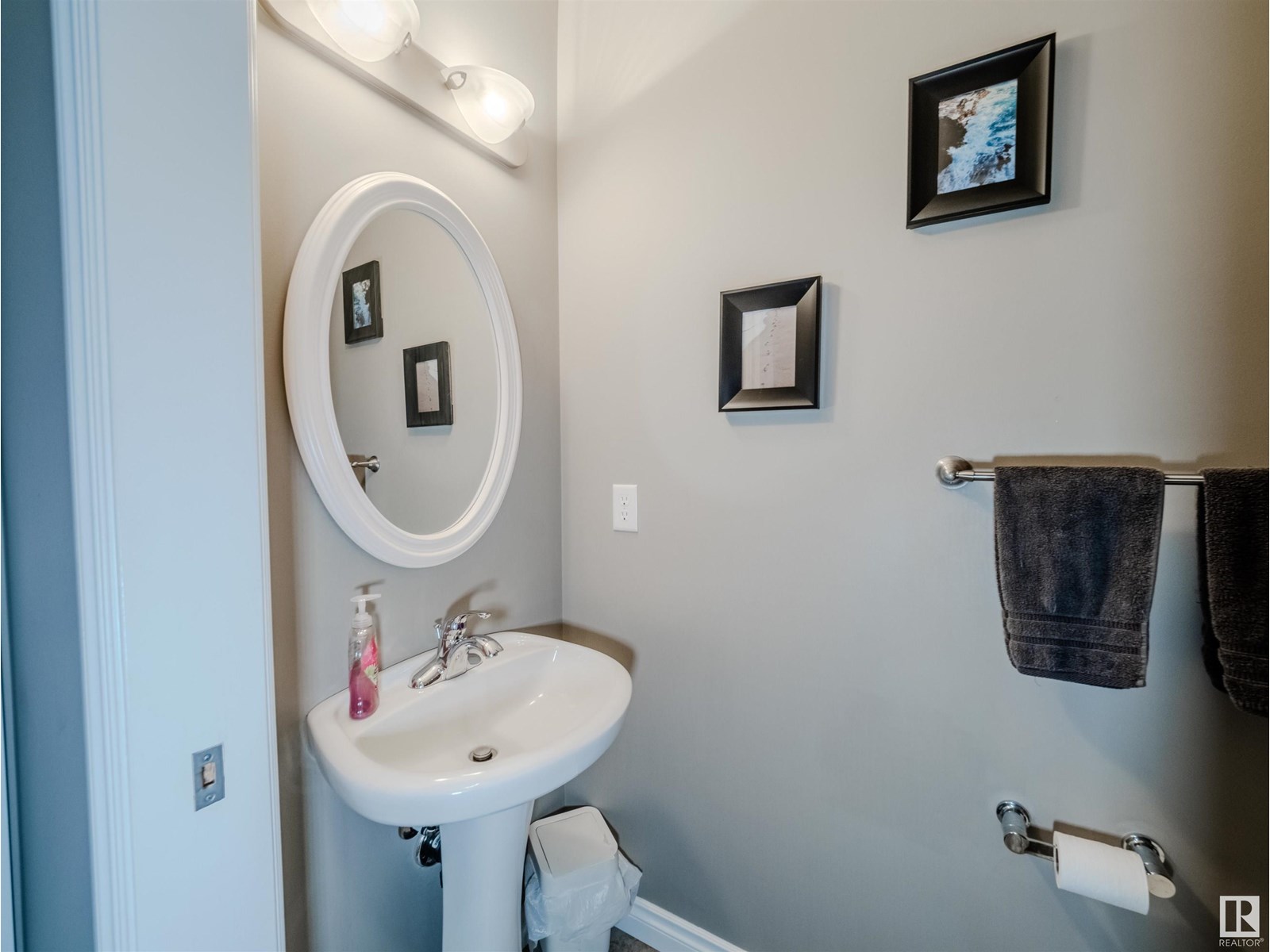 Property at 303 FOXTAIL WY image 2