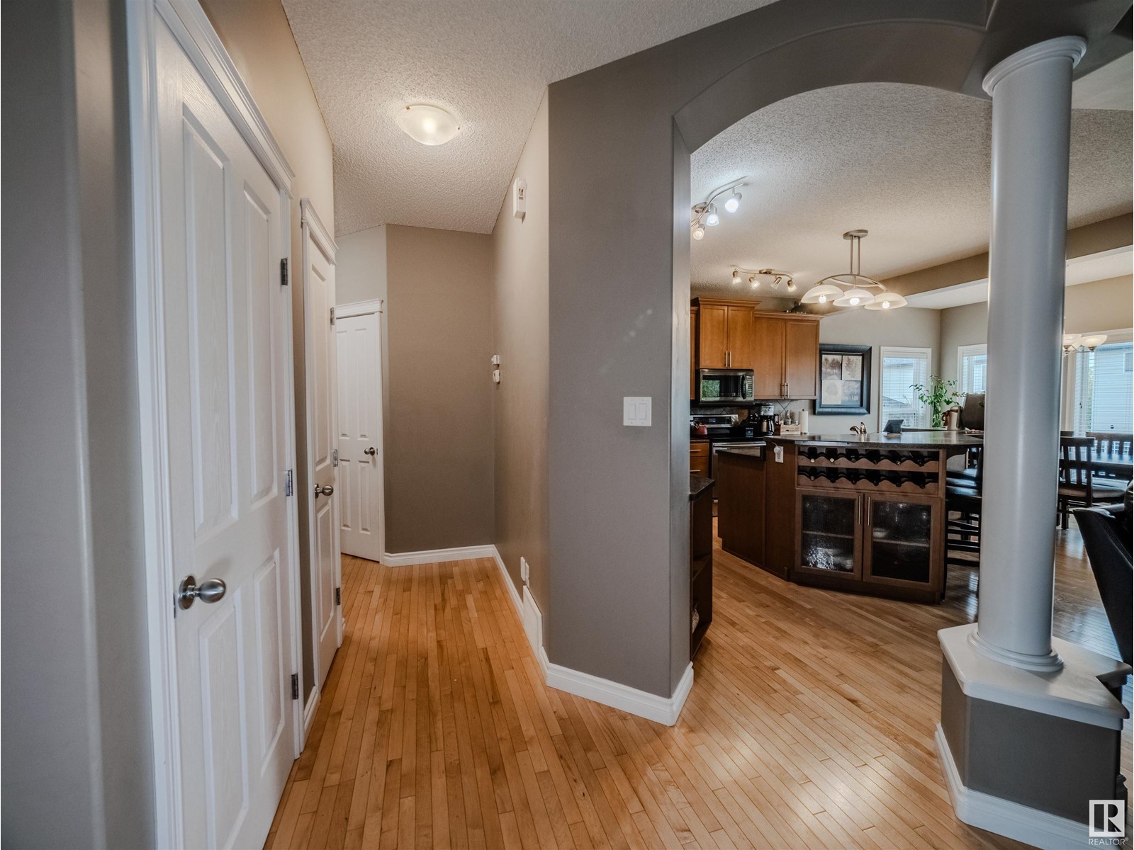 Property at 303 FOXTAIL WY image 1