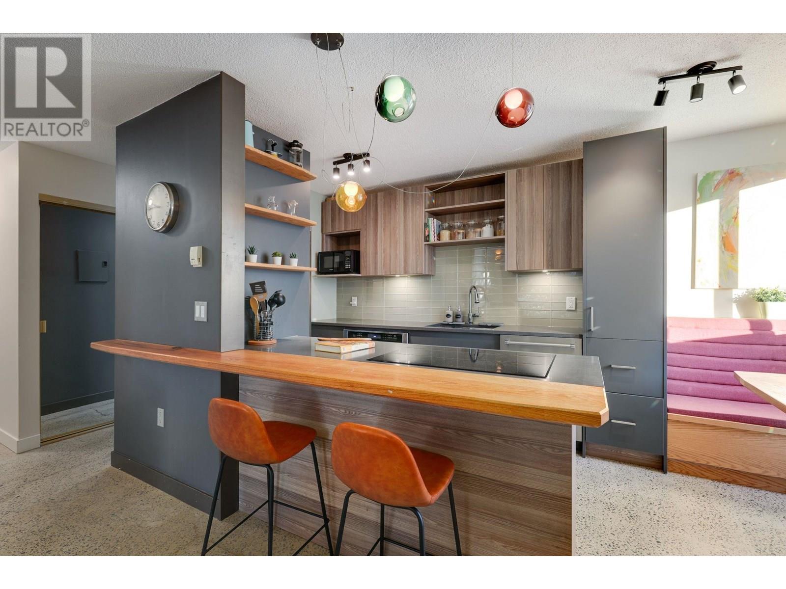 104 371 ELLESMERE AVENUE, Burnaby, British Columbia