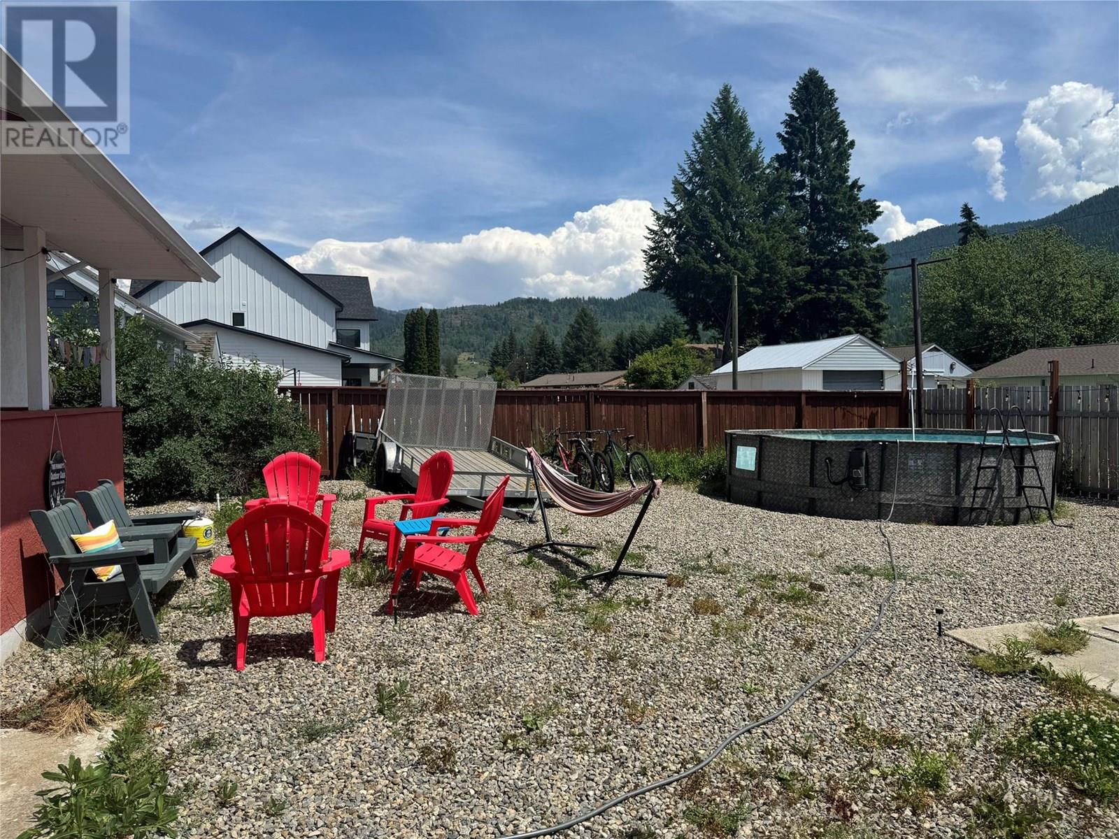 805 10th Avenue, Montrose, British Columbia  V0G 1P0 - Photo 19 - 10351893
