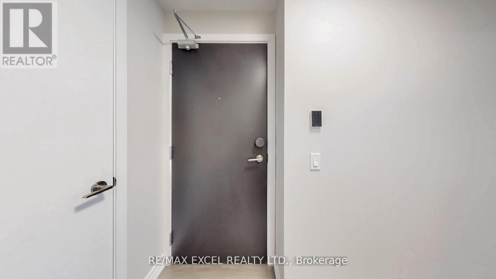 1218 - 87 Peter Street, Toronto, Ontario  M5V 0P1 - Photo 3 - C12213033