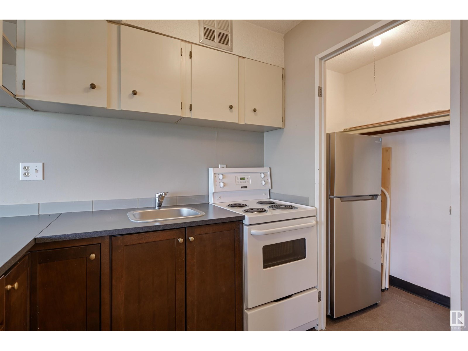 #719 10160 114 St Nw, Edmonton, Alberta  T5K 2L2 - Photo 17 - E4441799