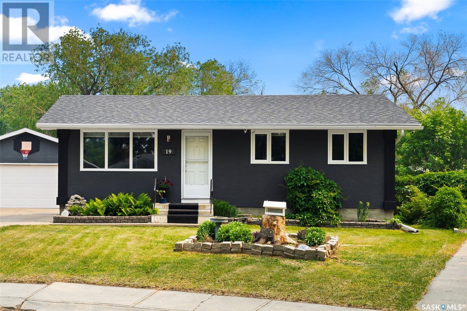 19 Le Jeune PLACE, regina, Saskatchewan