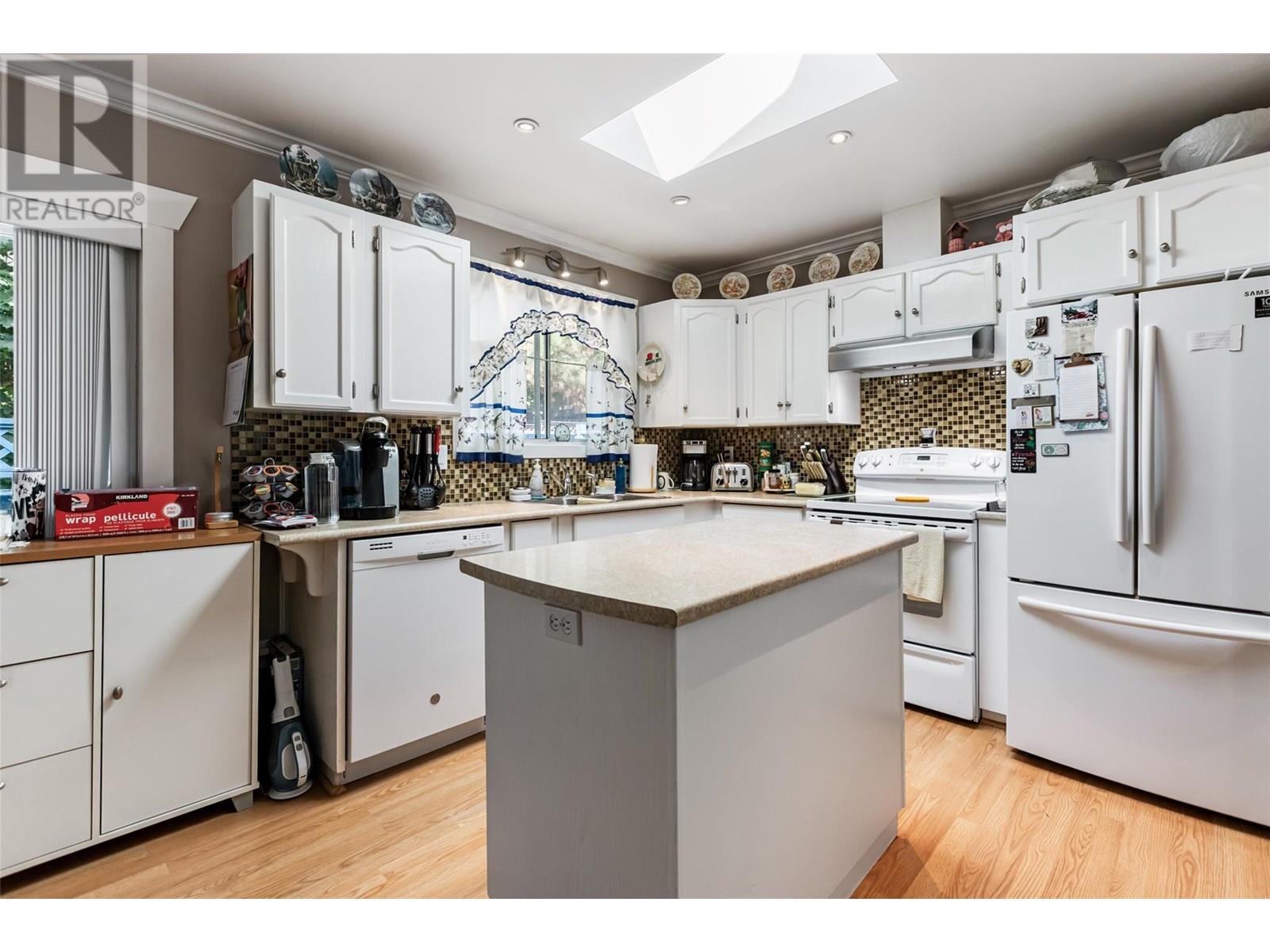 5911 Ehlers Road, Peachland, British Columbia  V0H 1X0 - Photo 9 - 10339978