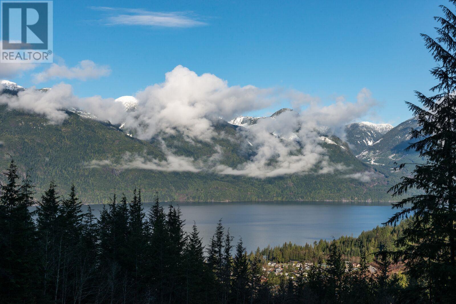 1154 COPPER DRIVE, Britannia Beach, British Columbia