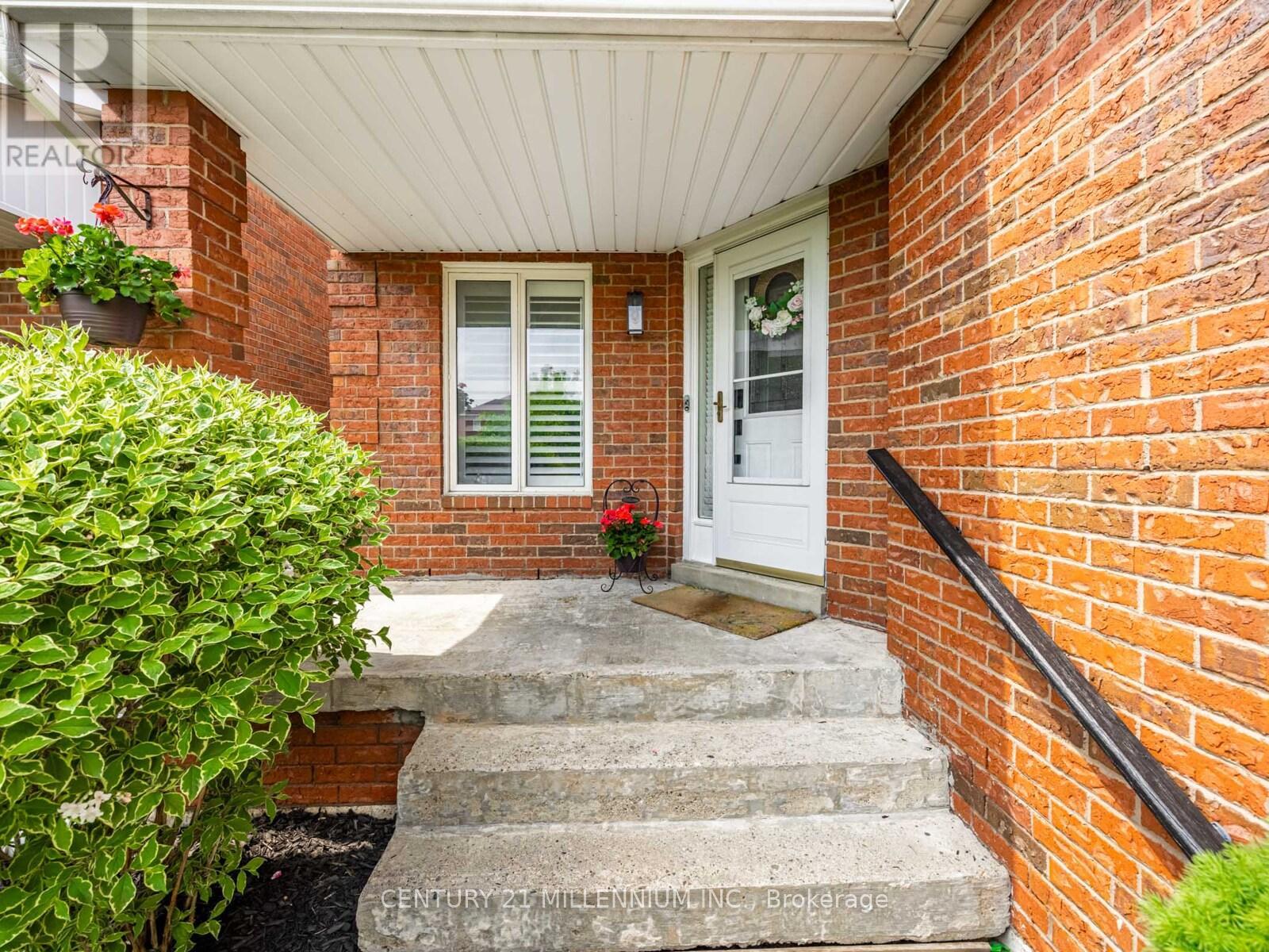 325 Marshall Crescent, Orangeville, Ontario  L9W 4Y3 - Photo 3 - W12214315