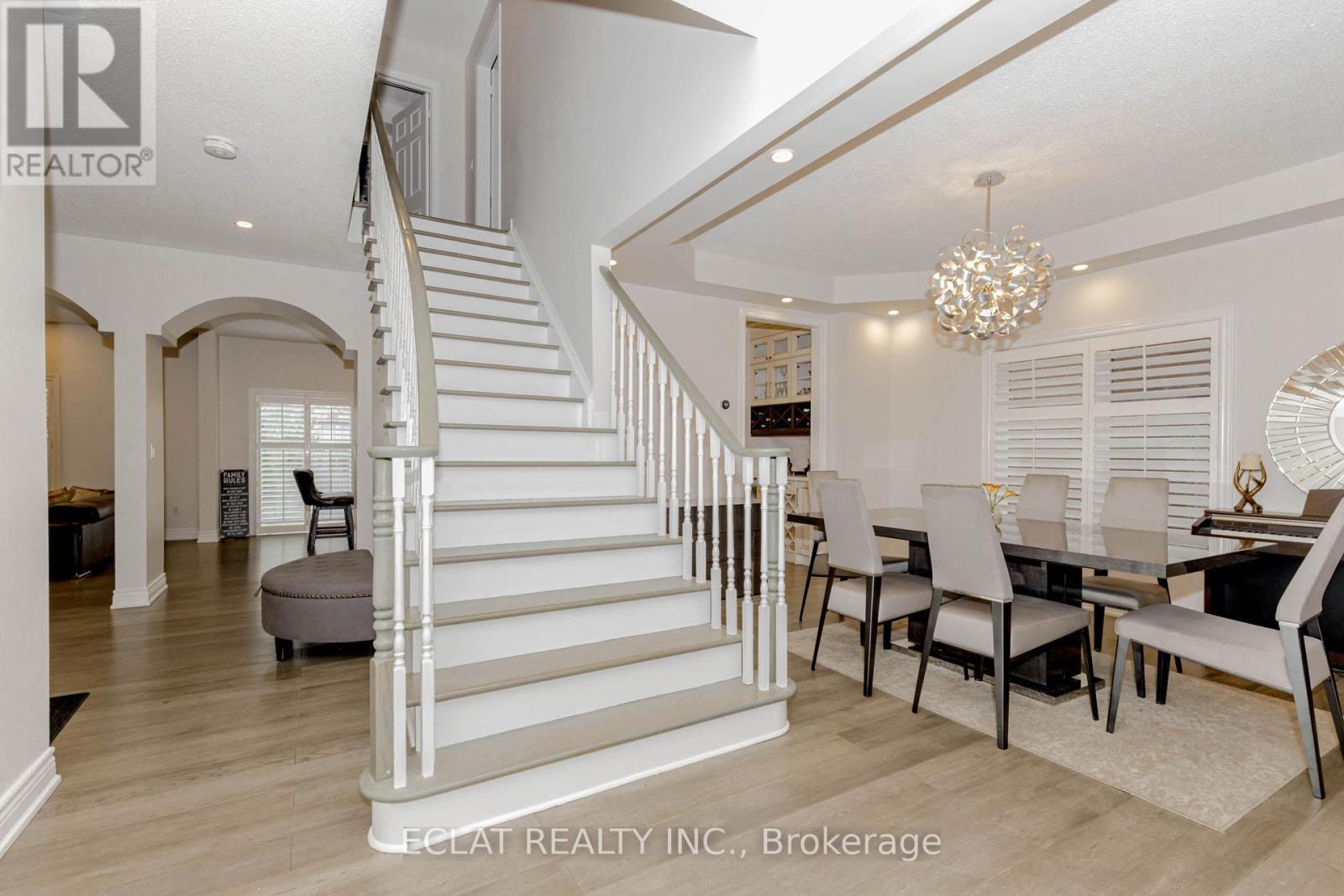 3513 Stonecutter Crescent, Mississauga (Churchill Meadows), Ontario  L5M 7N7 - Photo 3 - W12214321