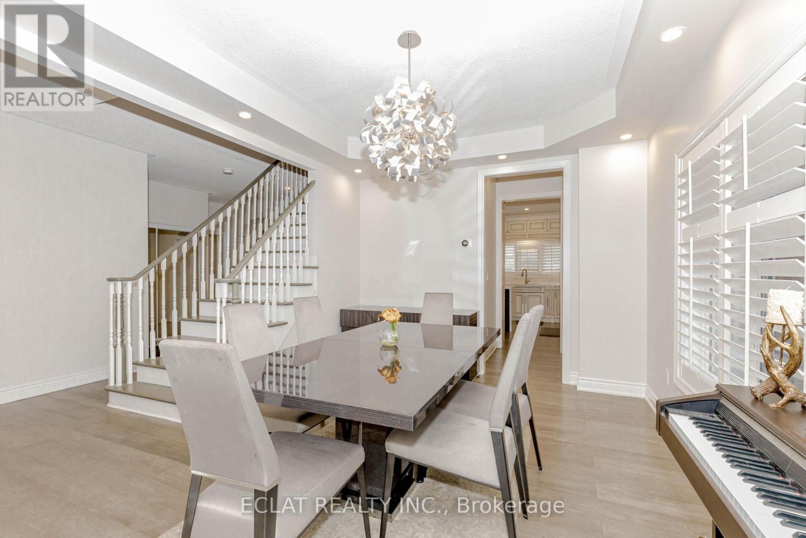 3513 Stonecutter Crescent, Mississauga (Churchill Meadows), Ontario  L5M 7N7 - Photo 5 - W12214321