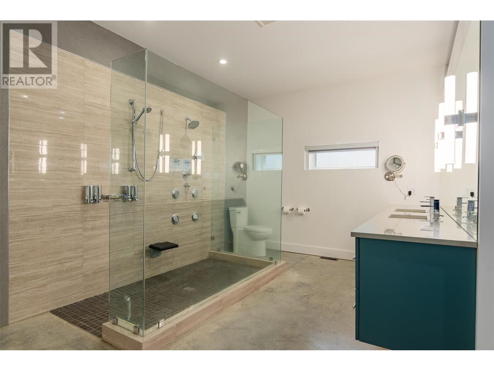 3160 Highway Drive, Trail, British Columbia  V1R 2T3 - Photo 21 - 10351674