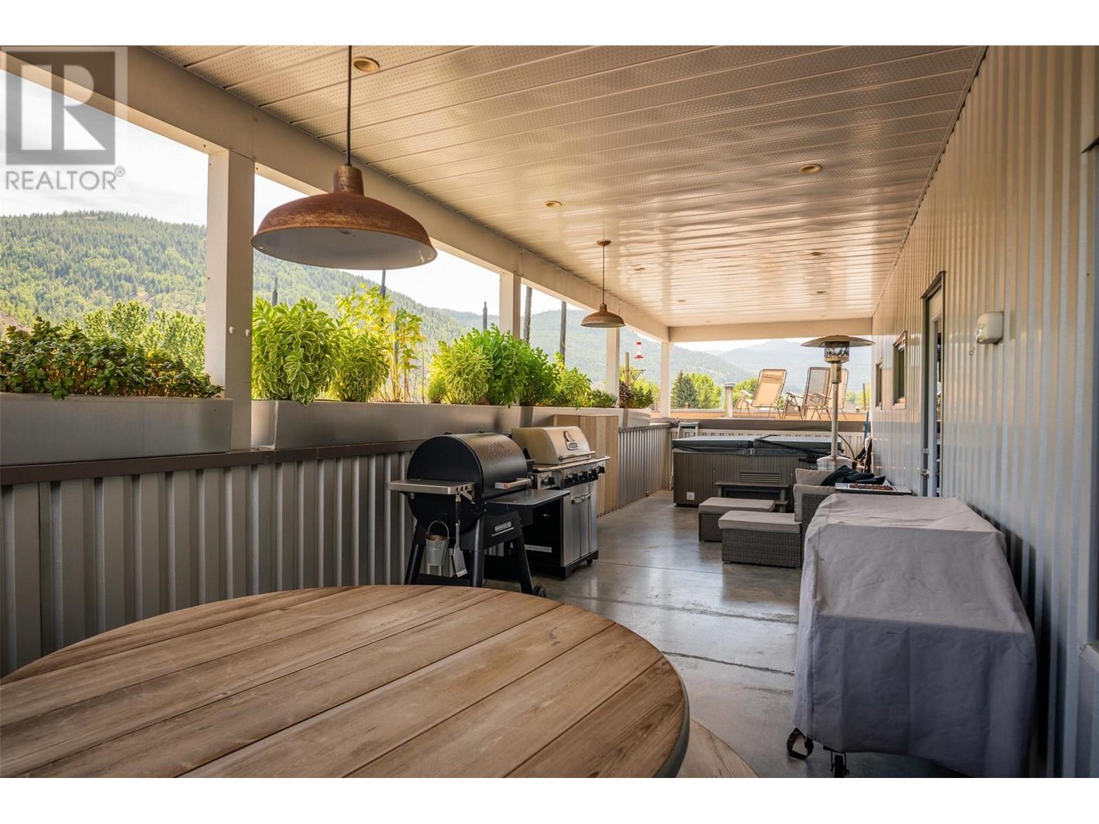 3160 Highway Drive, Trail, British Columbia  V1R 2T3 - Photo 30 - 10351674