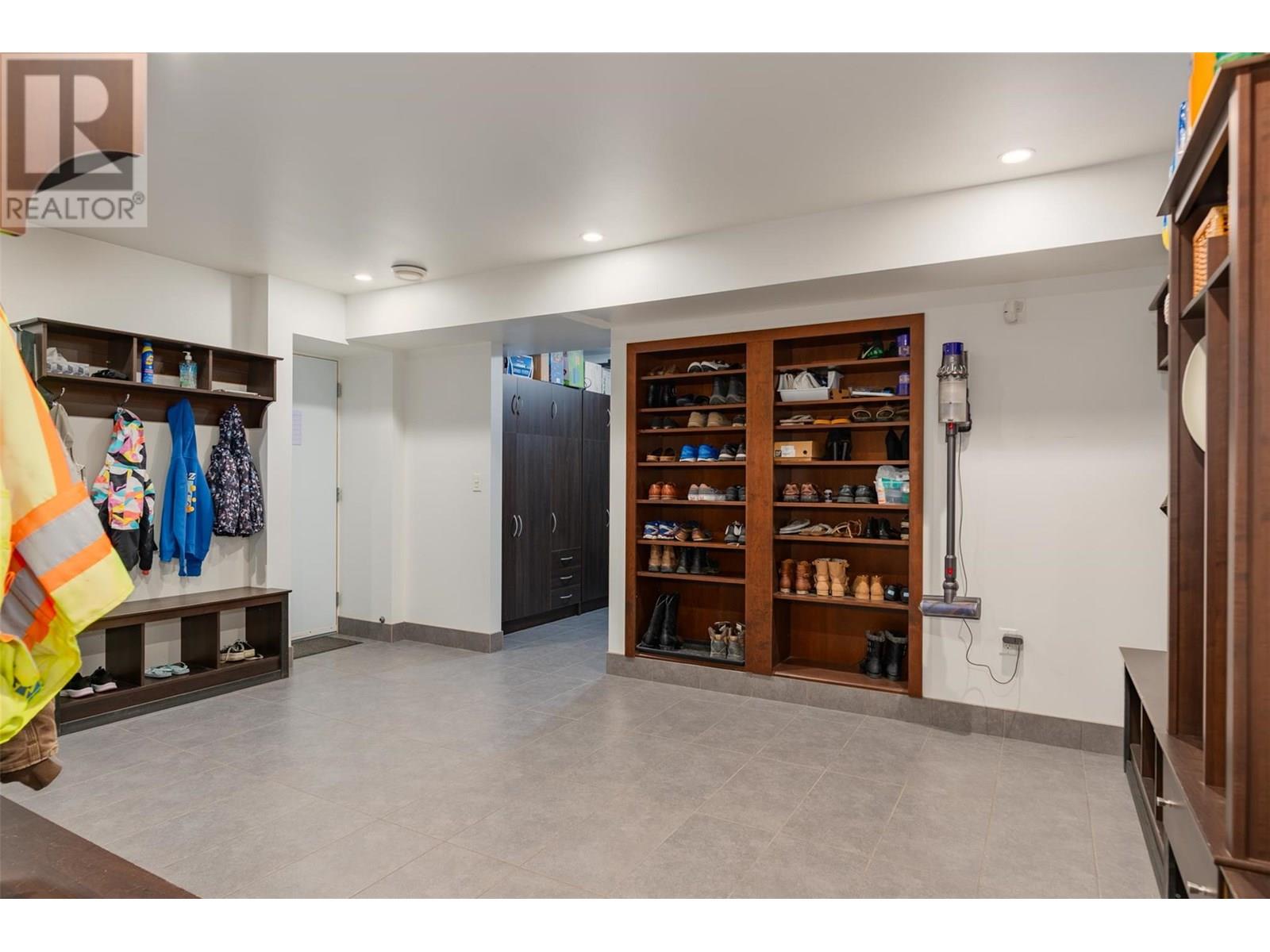 3160 Highway Drive, Trail, British Columbia  V1R 2T3 - Photo 40 - 10351674