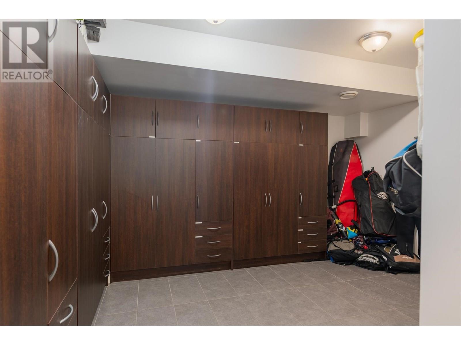3160 Highway Drive, Trail, British Columbia  V1R 2T3 - Photo 41 - 10351674