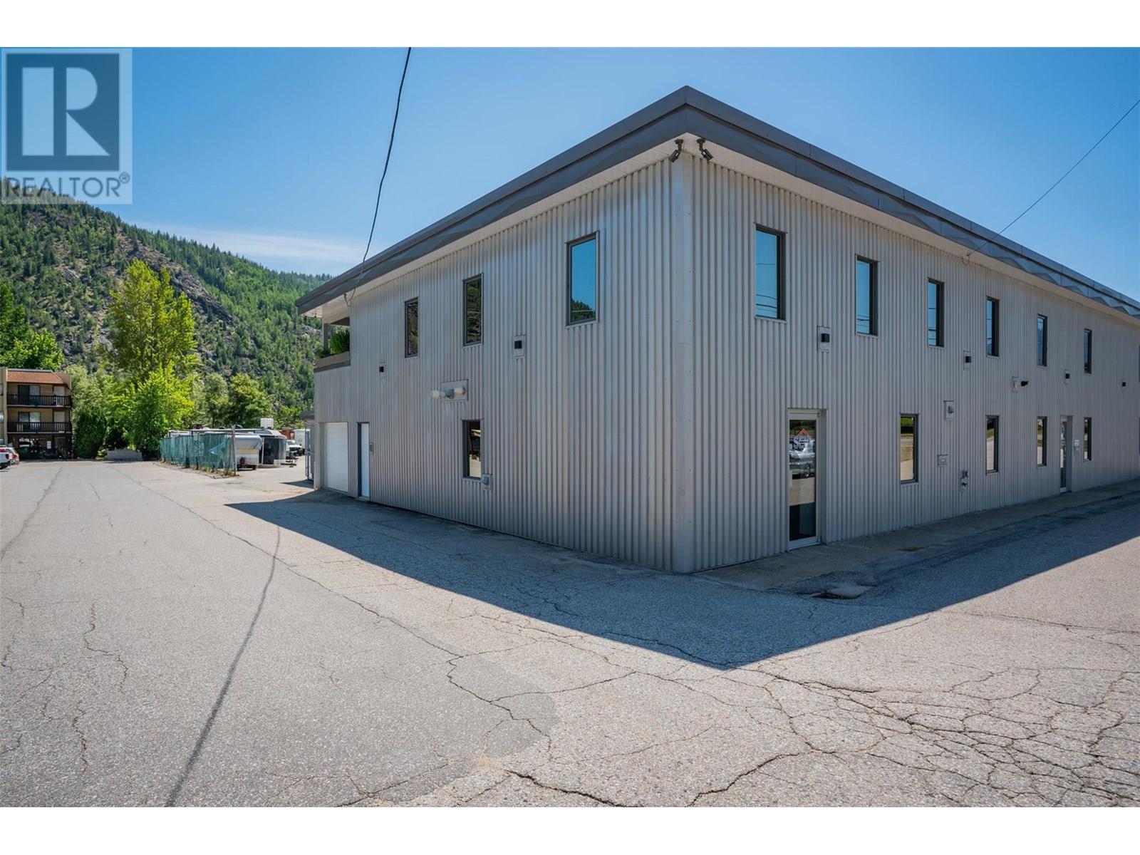 3160 Highway Drive, Trail, British Columbia  V1R 2T3 - Photo 46 - 10351674