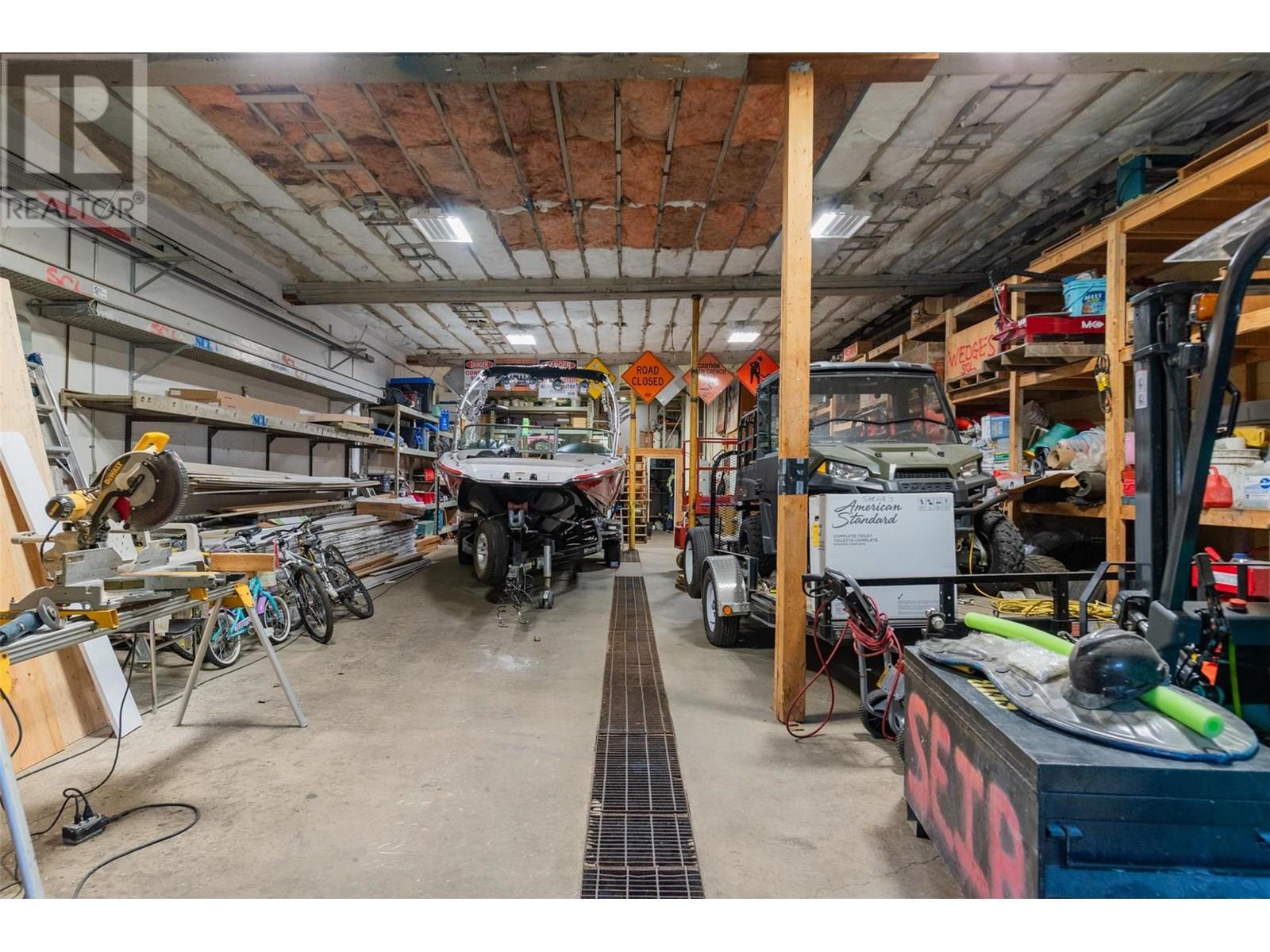 3160 Highway Drive, Trail, British Columbia  V1R 2T3 - Photo 51 - 10351674