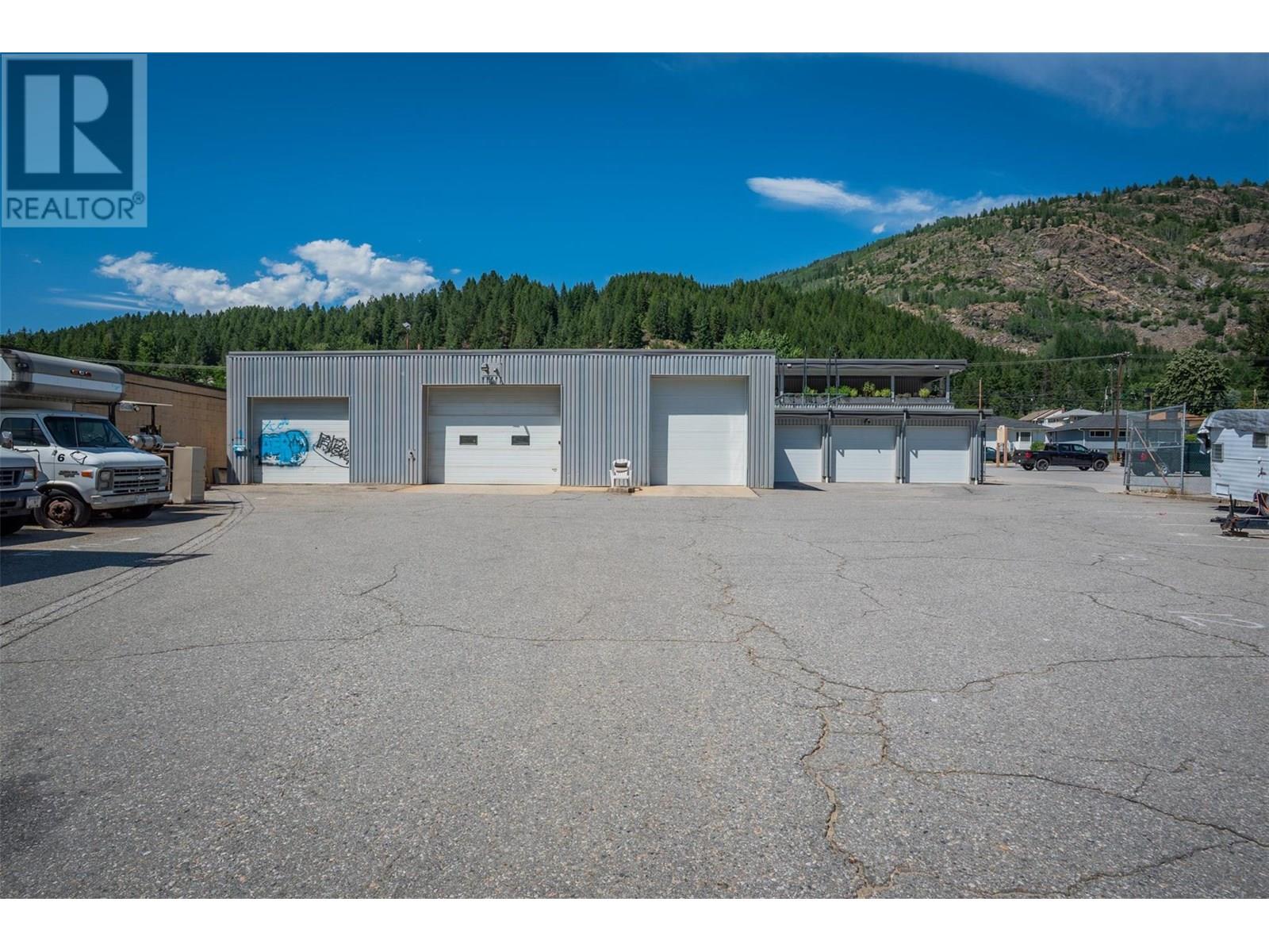 3160 Highway Drive, Trail, British Columbia  V1R 2T3 - Photo 59 - 10351674