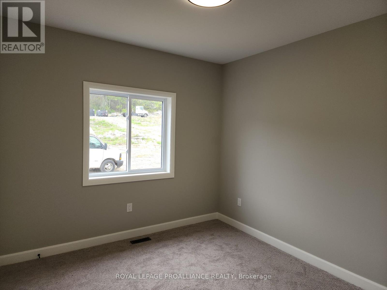 14 Cedarwood Street, Quinte West, Ontario  K0K 2C0 - Photo 8 - X12214349