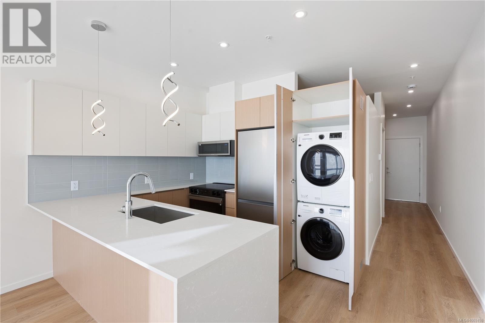 214 2374 Oakville Ave, Sidney, British Columbia