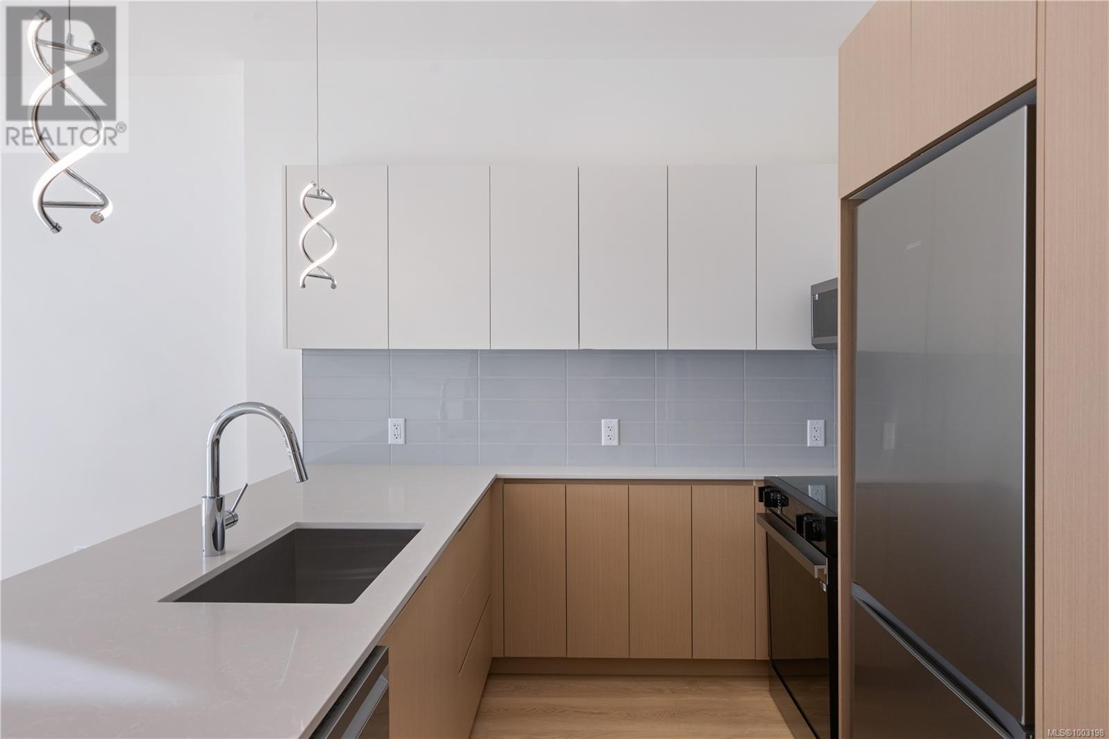 214 2374 Oakville Ave, Sidney, British Columbia  V8L 1V5 - Photo 4 - 1003198