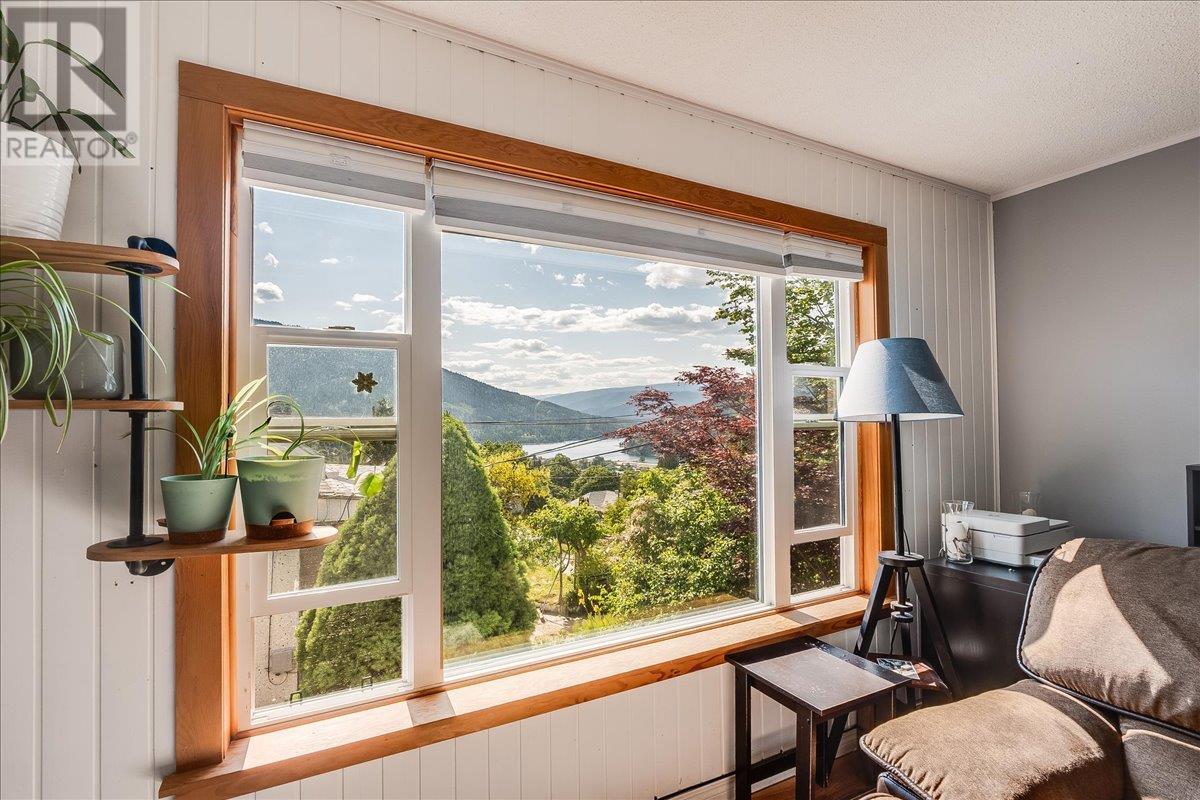 920 Latimer Street, Nelson, British Columbia  V1L 4V8 - Photo 11 - 10351738