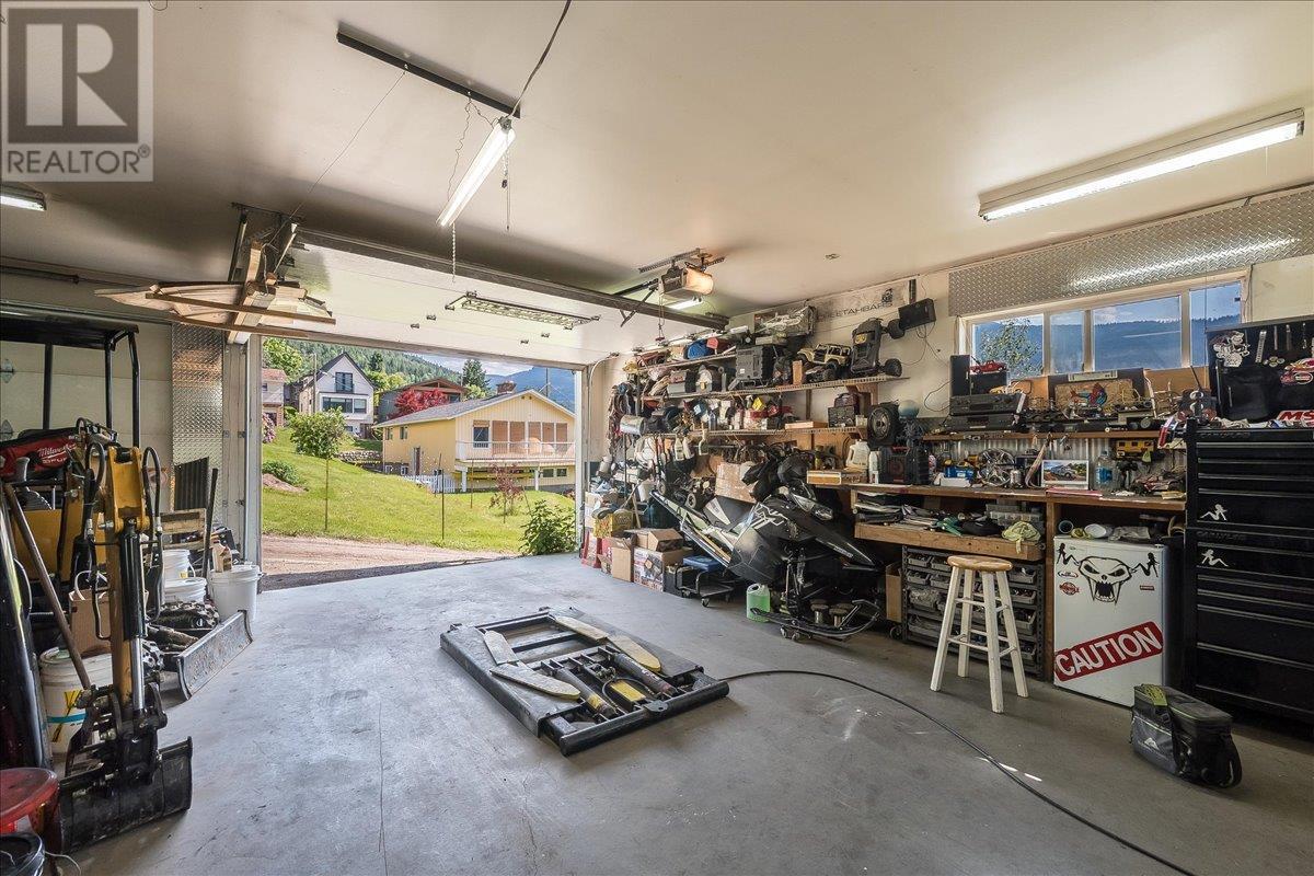 920 Latimer Street, Nelson, British Columbia  V1L 4V8 - Photo 23 - 10351738
