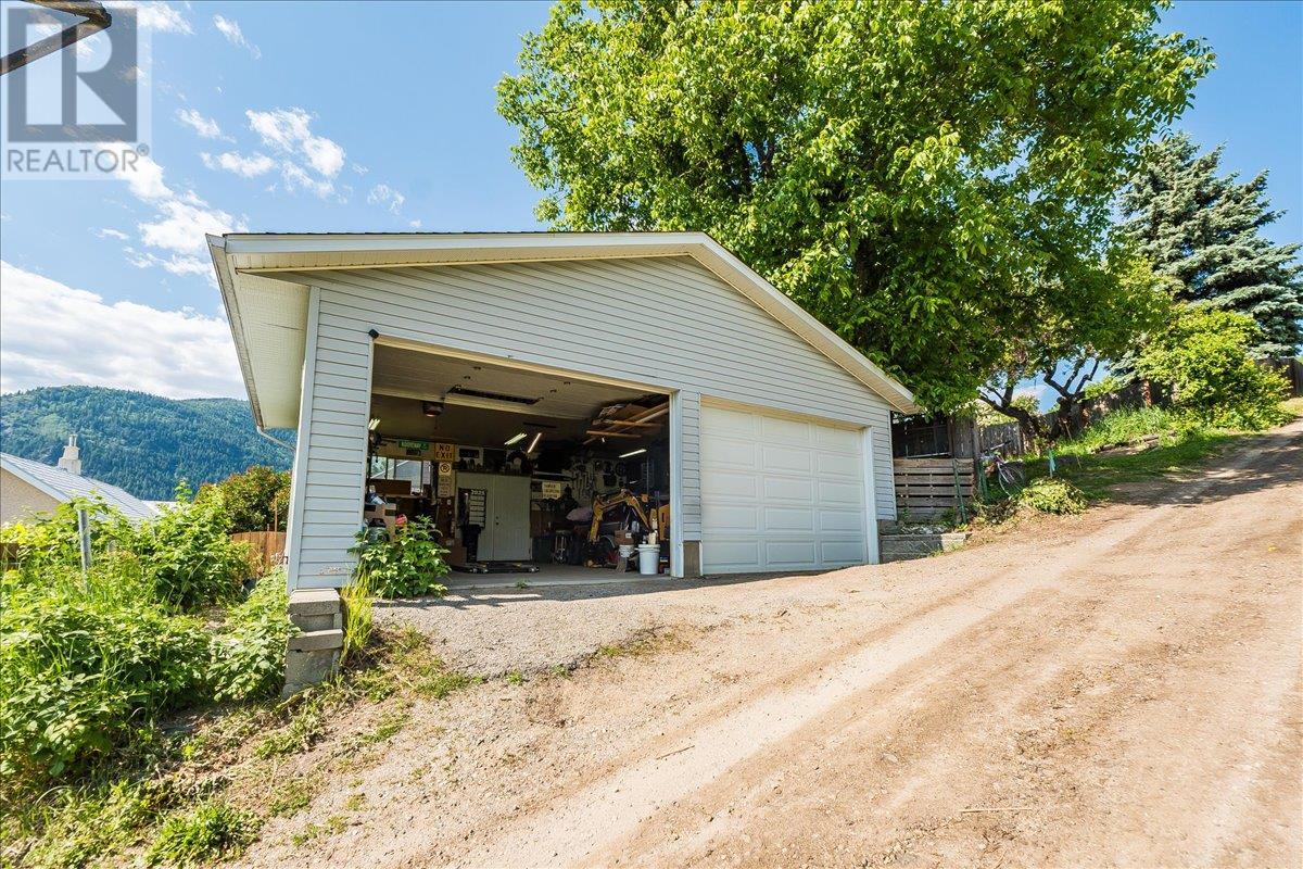 920 Latimer Street, Nelson, British Columbia  V1L 4V8 - Photo 5 - 10351738