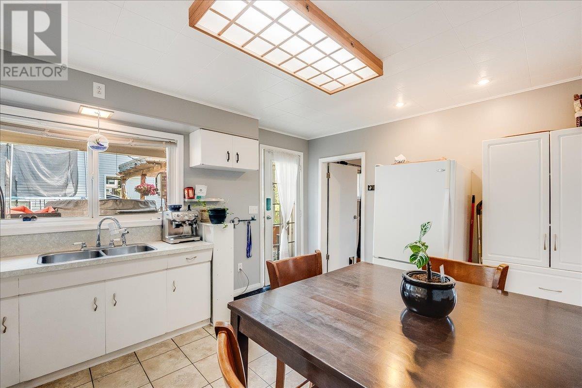920 Latimer Street, Nelson, British Columbia  V1L 4V8 - Photo 9 - 10351738