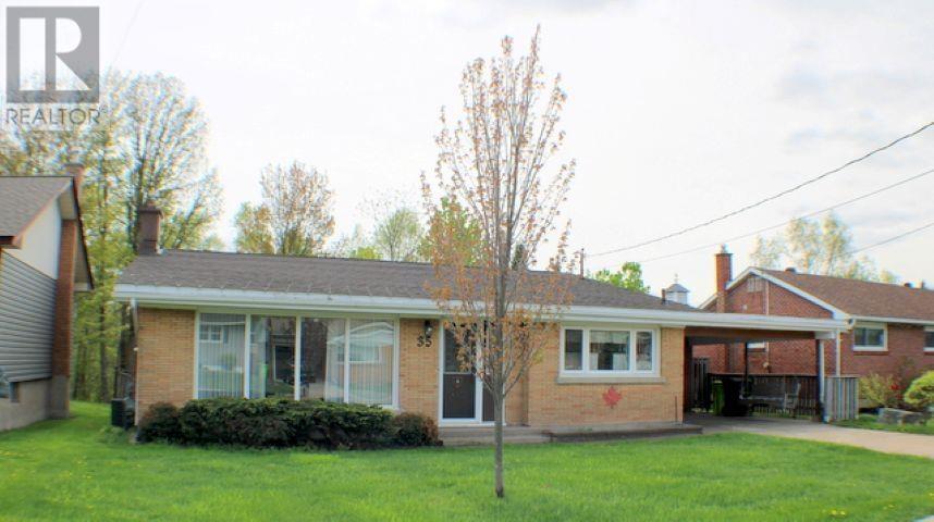 35 White Oak DR W, Sault Ste Marie, Ontario