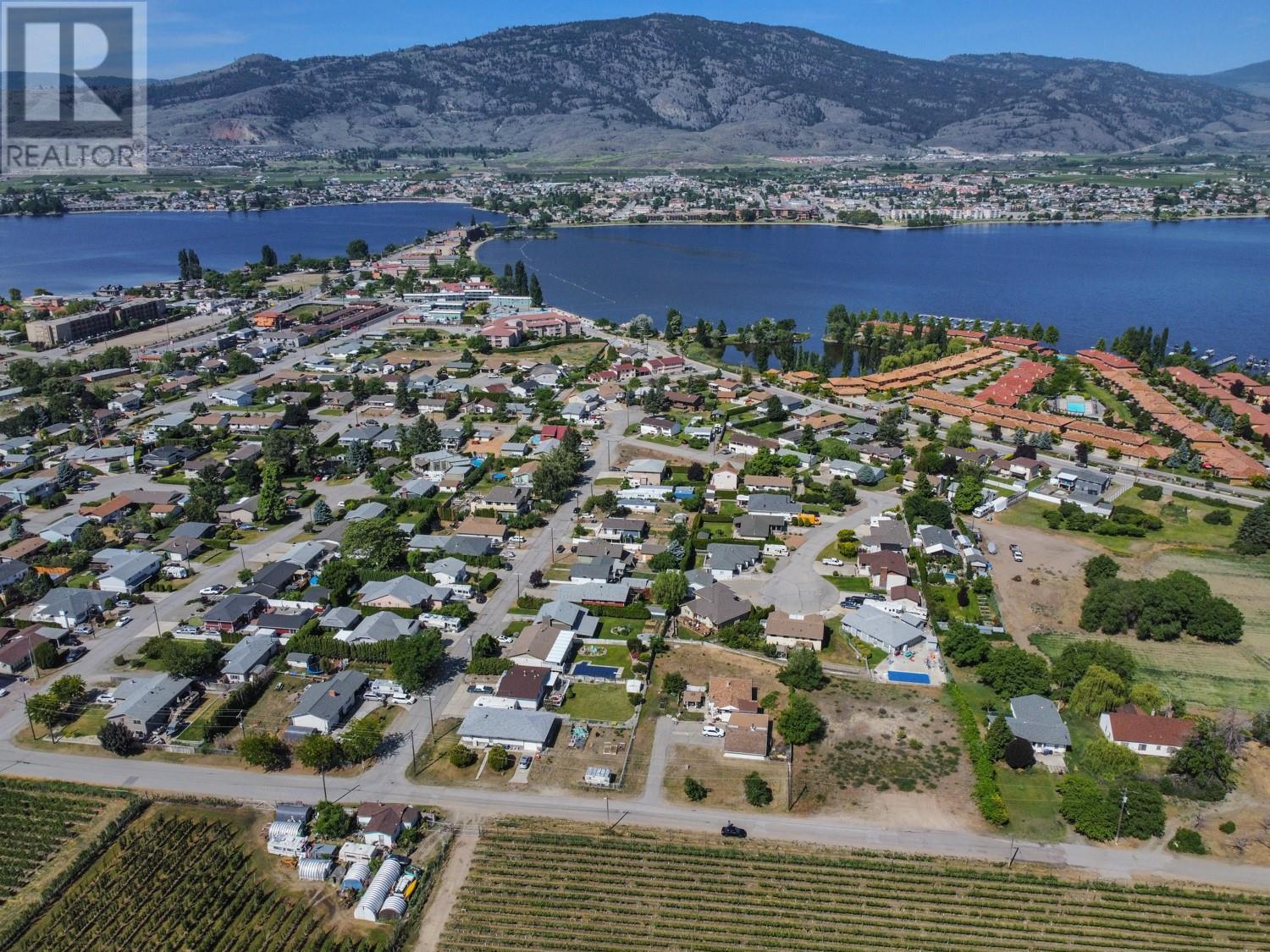 7010/7012 Tamarack Drive, Osoyoos, British Columbia  V0H 1V3 - Photo 3 - 10351370