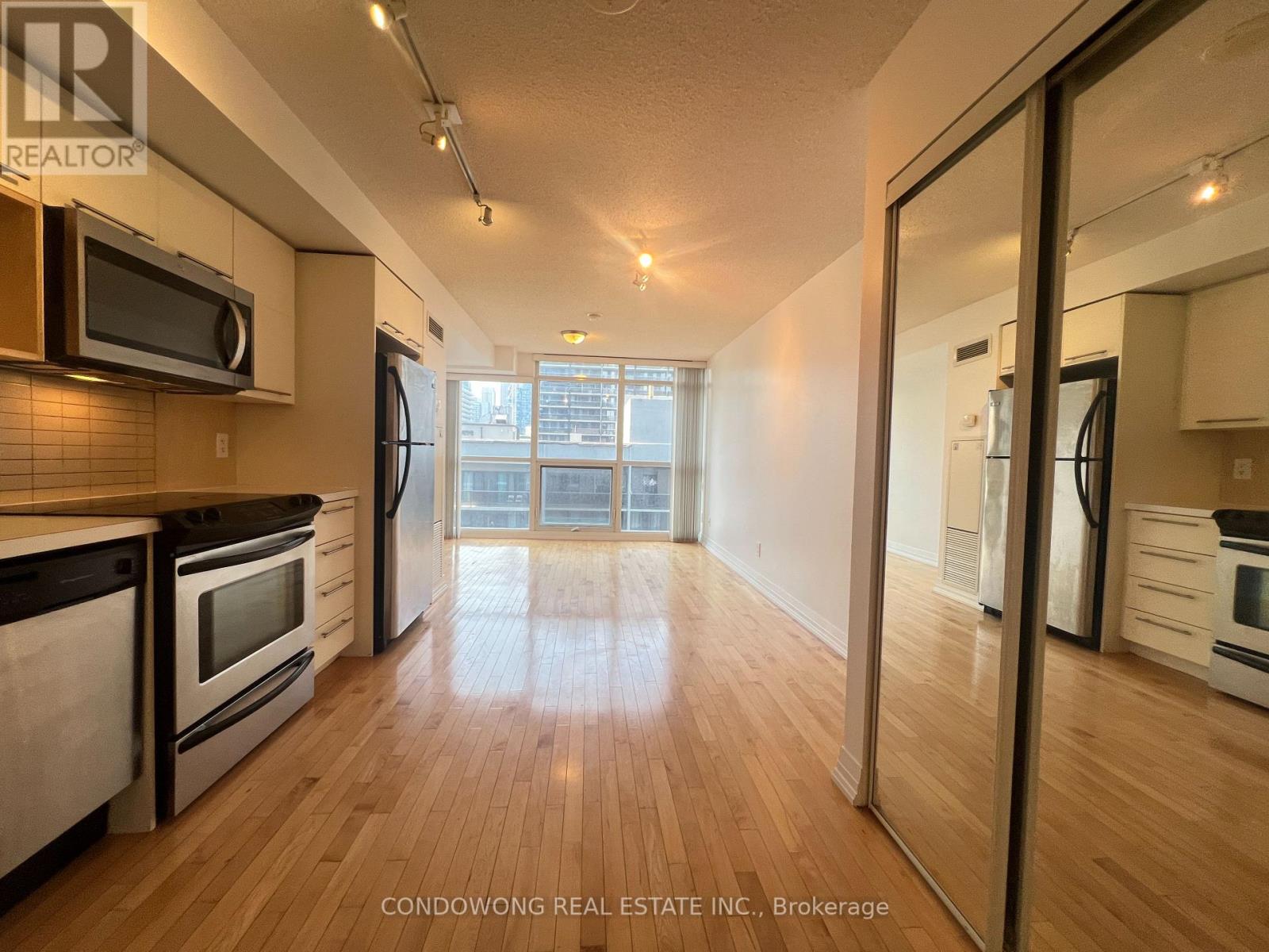 1709 - 25 CARLTON STREET, Toronto, Ontario