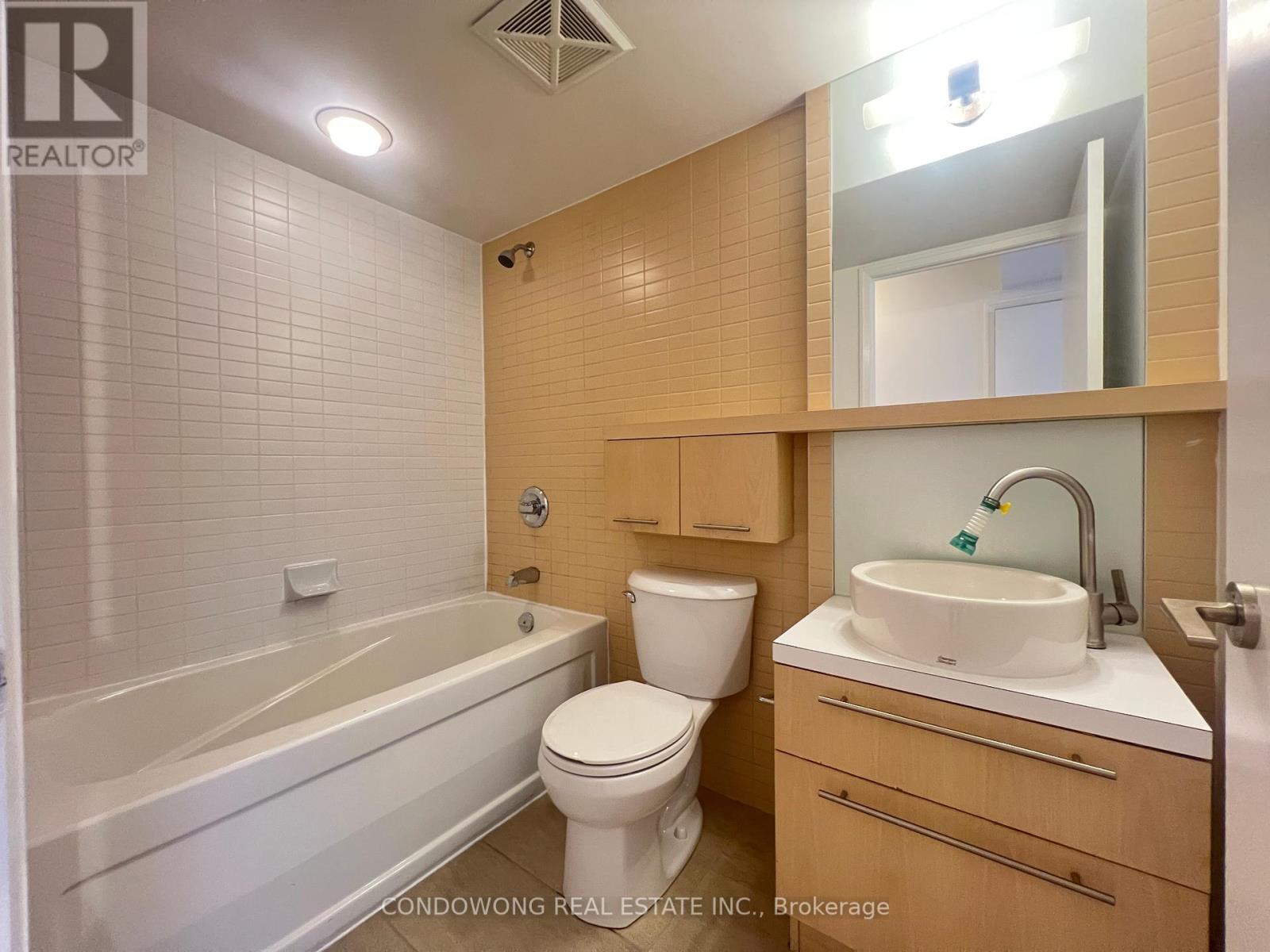 1709 - 25 Carlton Street, Toronto, Ontario  M5B 1L4 - Photo 12 - C12214352