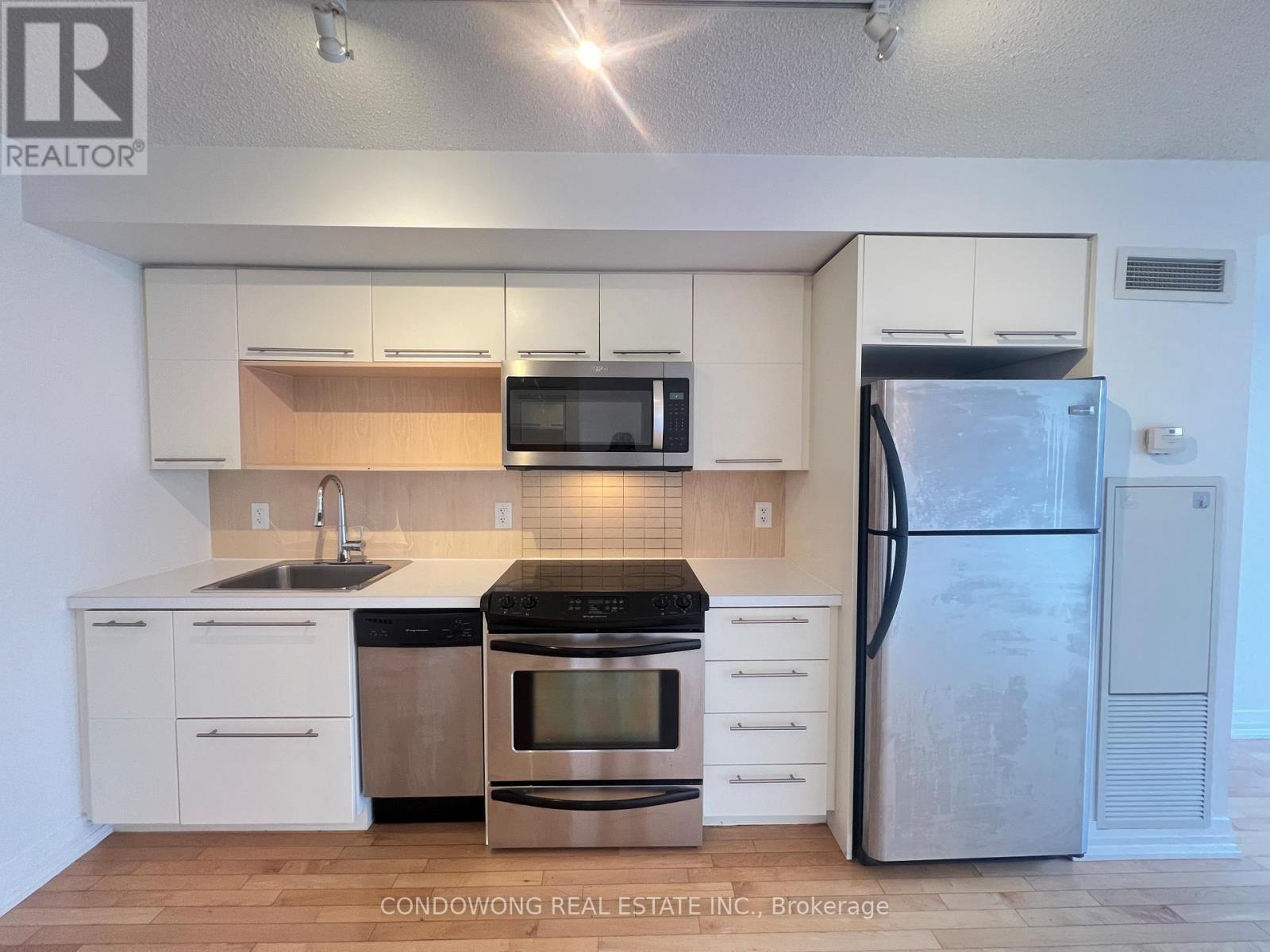 1709 - 25 Carlton Street, Toronto, Ontario  M5B 1L4 - Photo 4 - C12214352